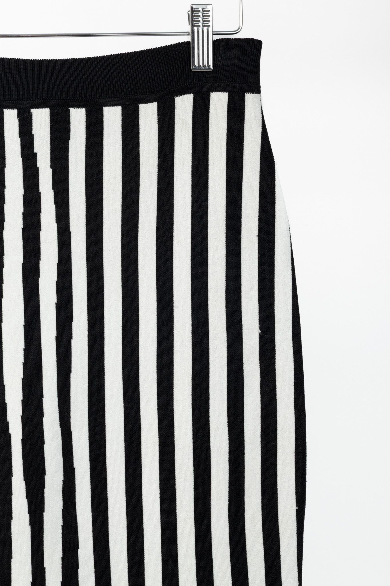 A.L.C. A.L.C. White & Black Striped Knit Pencil Skirt Size 24" / US 00 / IT 34 - 5 Thumbnail