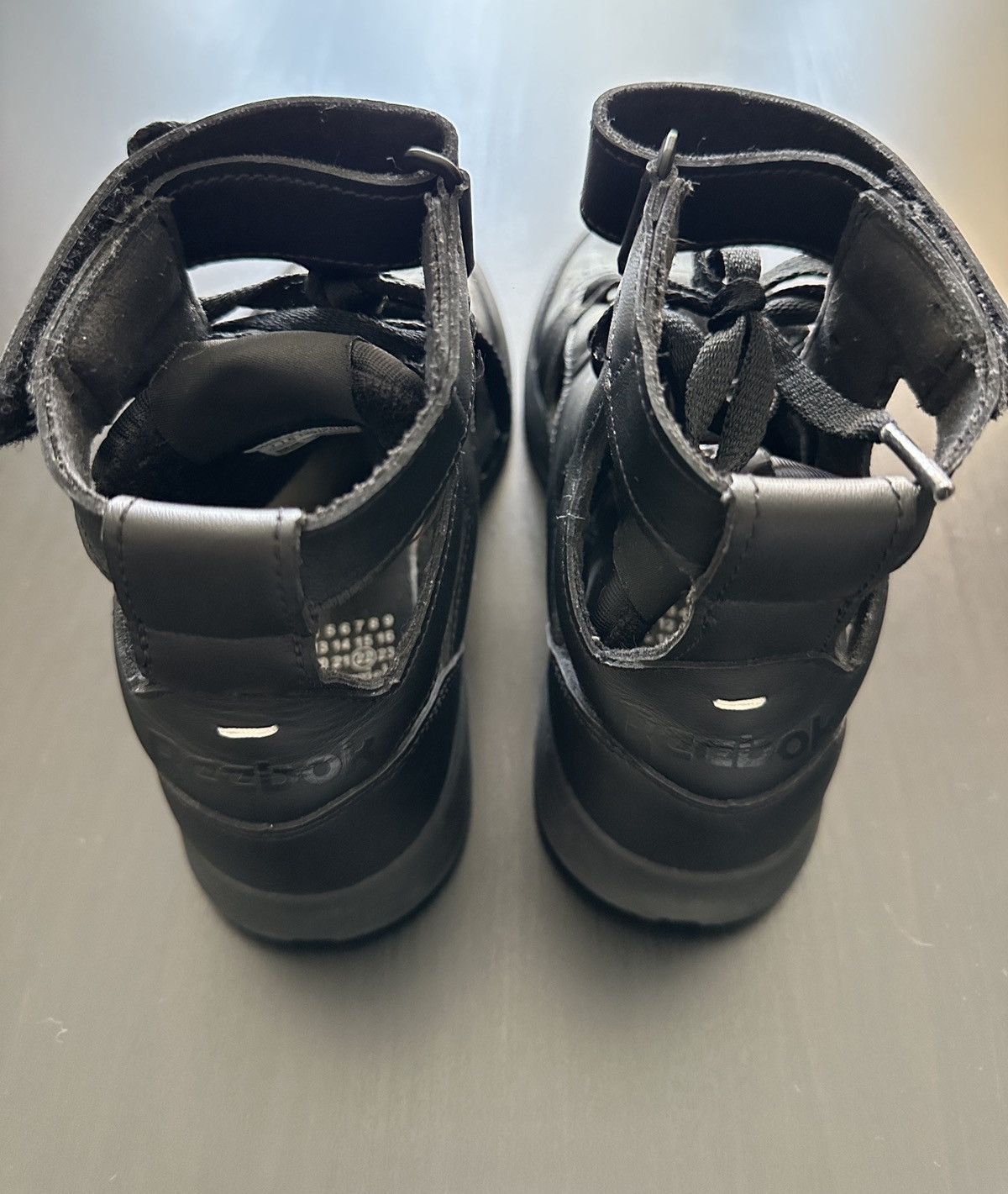 Maison Margiela × Reebok Maison Margiela x Reebok Classic Leather Tabi High Black Size US 7 / EU 40 - 2 Thumbnail