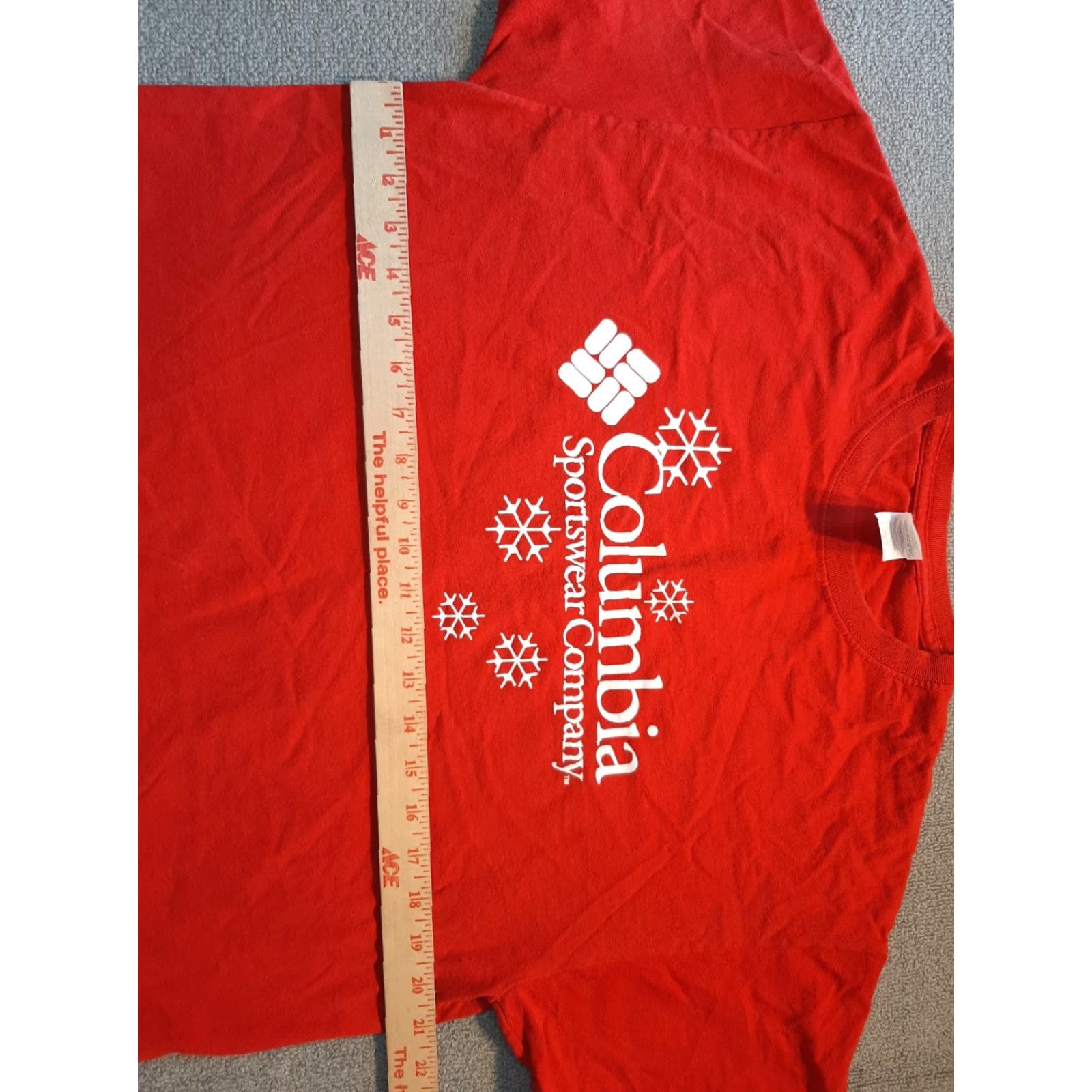 Gildan Columbia Sportswear Staff T-Shirt Mens L Snowflakes Red Christmas Outdoors TOP Size US L / EU 52-54 / 3 - 5 Thumbnail