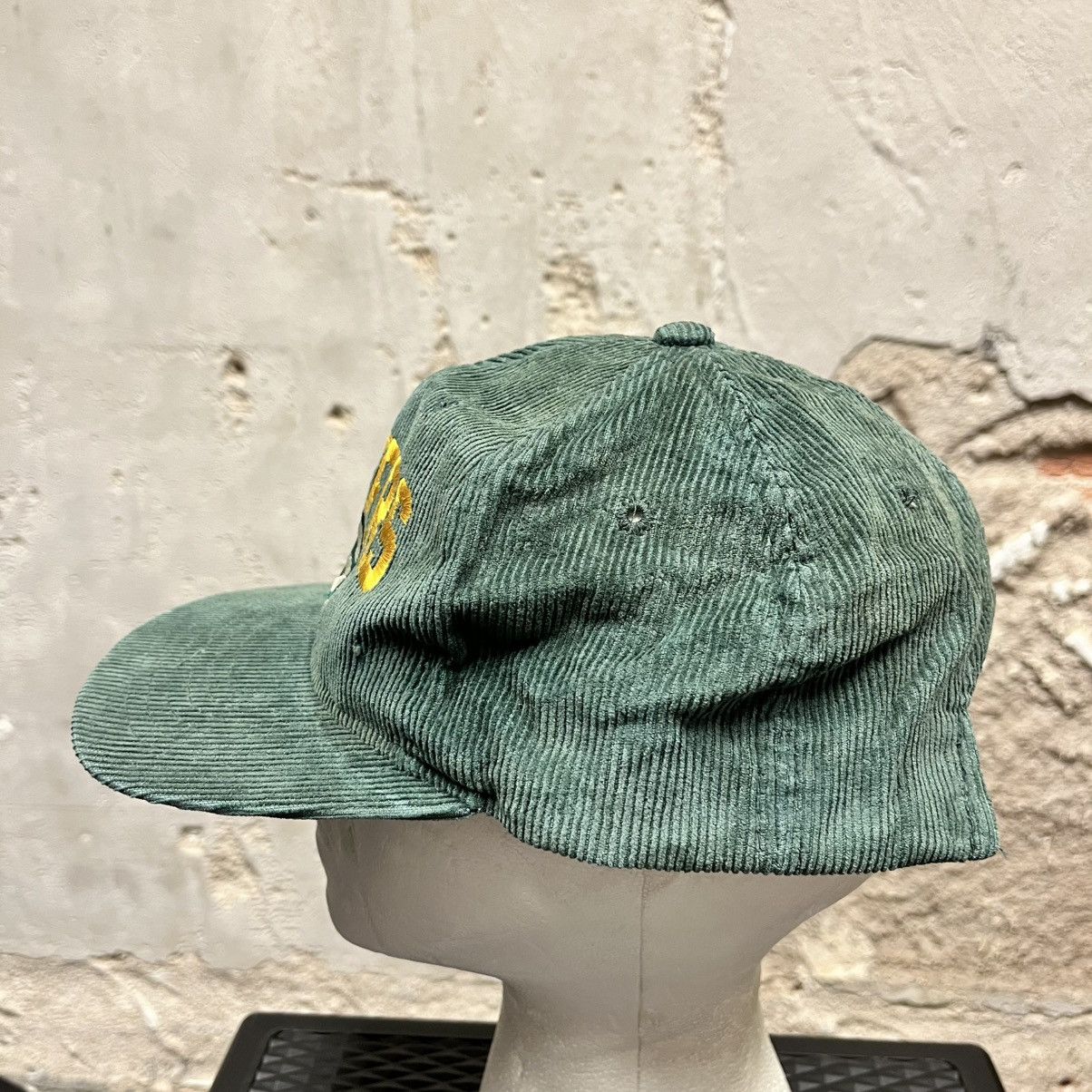 Vintage Vintage New Era NFL Packers Green Corduroy Snapback Hat Cap Size ONE SIZE - 2 Thumbnail