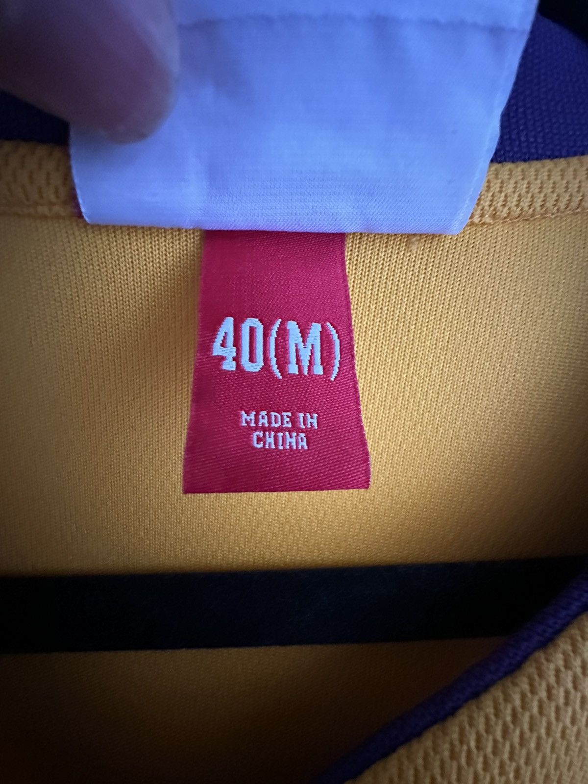 Mitchell & Ness KOBE BRYANT 2009-10 GOLD L.A LAKERS HOME AUTHENTIC JERSEY Size US M / EU 48-50 / 2 - 4 Thumbnail