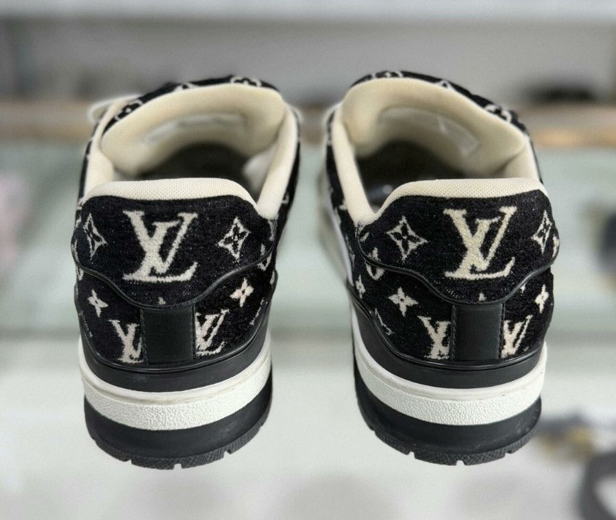 Louis Vuitton Louis Vuitton Black and White Trainer Lace Up Low Top Fash Size US 7 / EU 40 - 3 Thumbnail