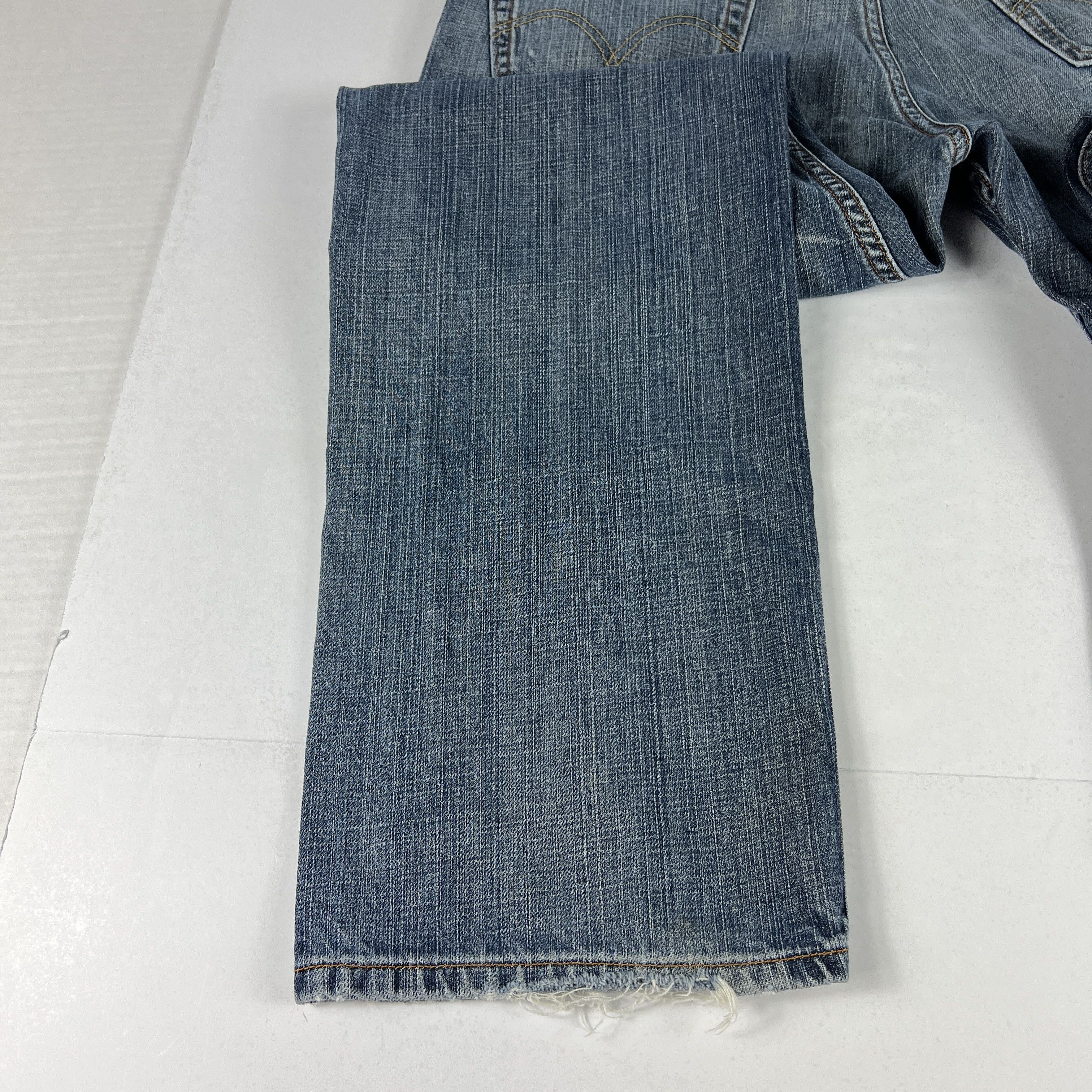 Levi's Y2K Levi's Jeans 559 Relaxed Straight Blue Thrashed Denim Size US 34 / EU 50 - 19 Thumbnail