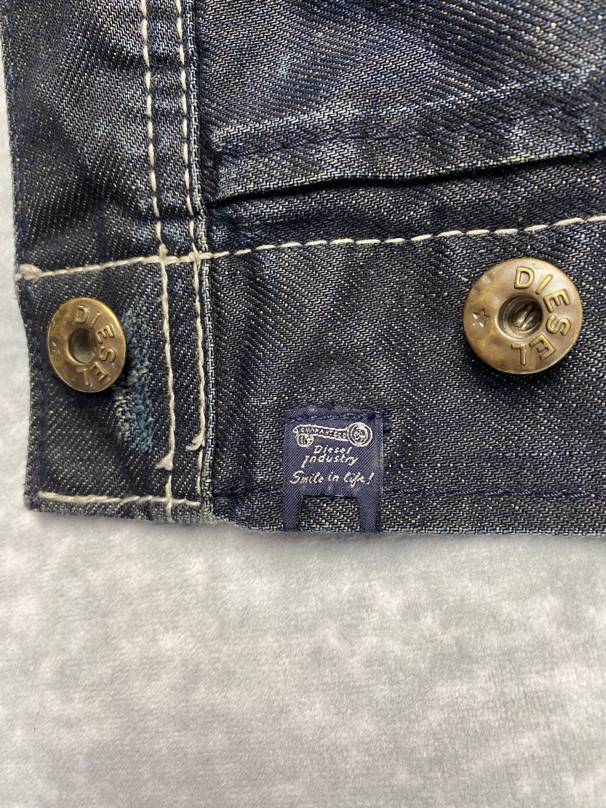 Diesel Vintage Diesel Denim Trucker Jacket with leather Collar Size US XL / EU 56 / 4 - 5 Thumbnail