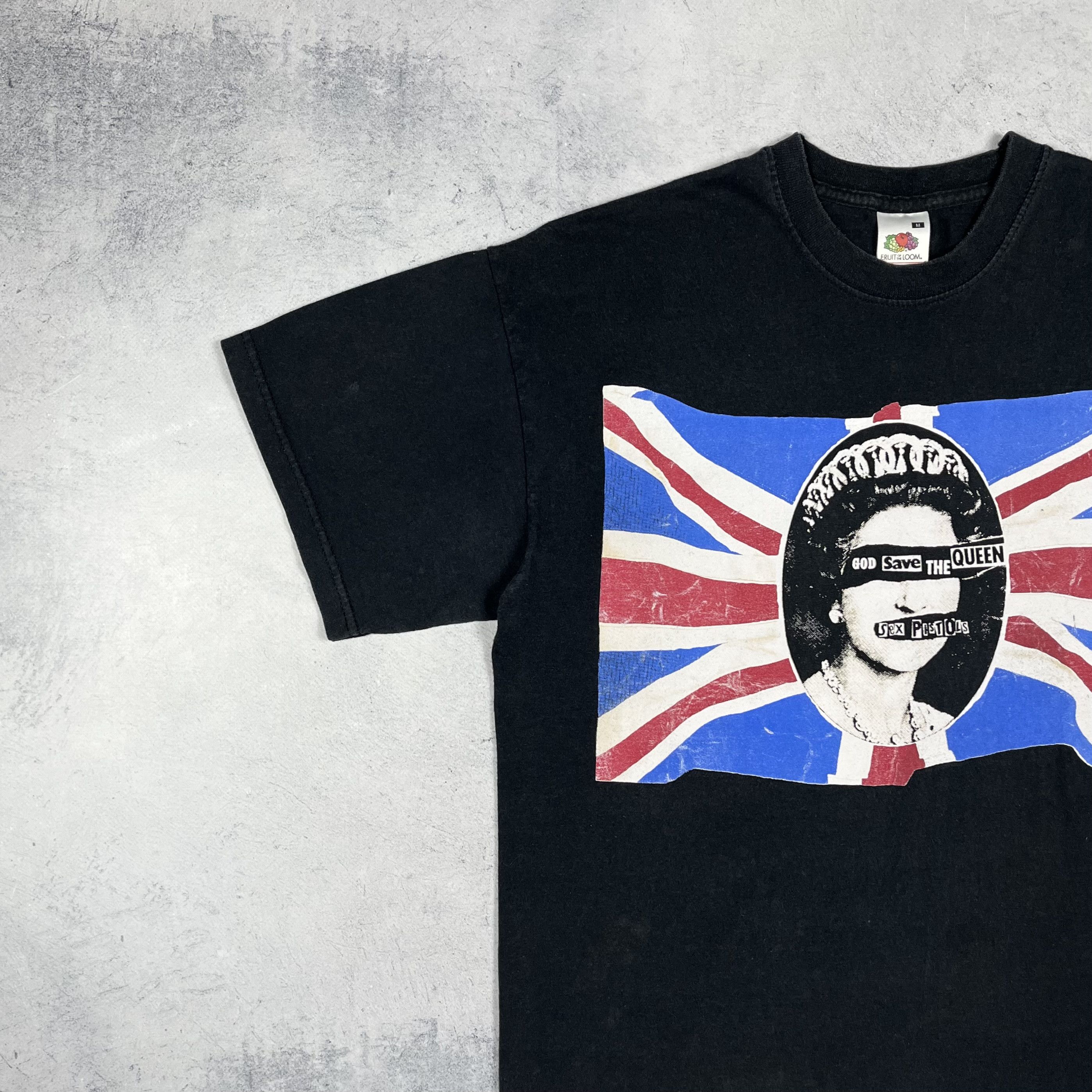 Band Tees Vintage Sex Pistols “God Save The Queen” Band T Shirt 2002 Size US M / EU 48-50 / 2 - 6 Thumbnail