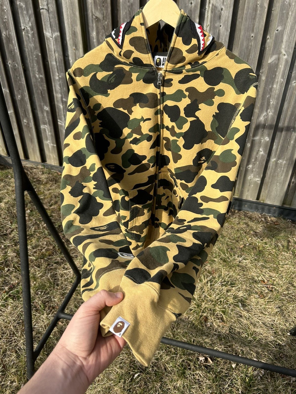 Bape Bape 1st Camo Shark Full Zip Hoodie Size US L / EU 52-54 / 3 - 3 Thumbnail