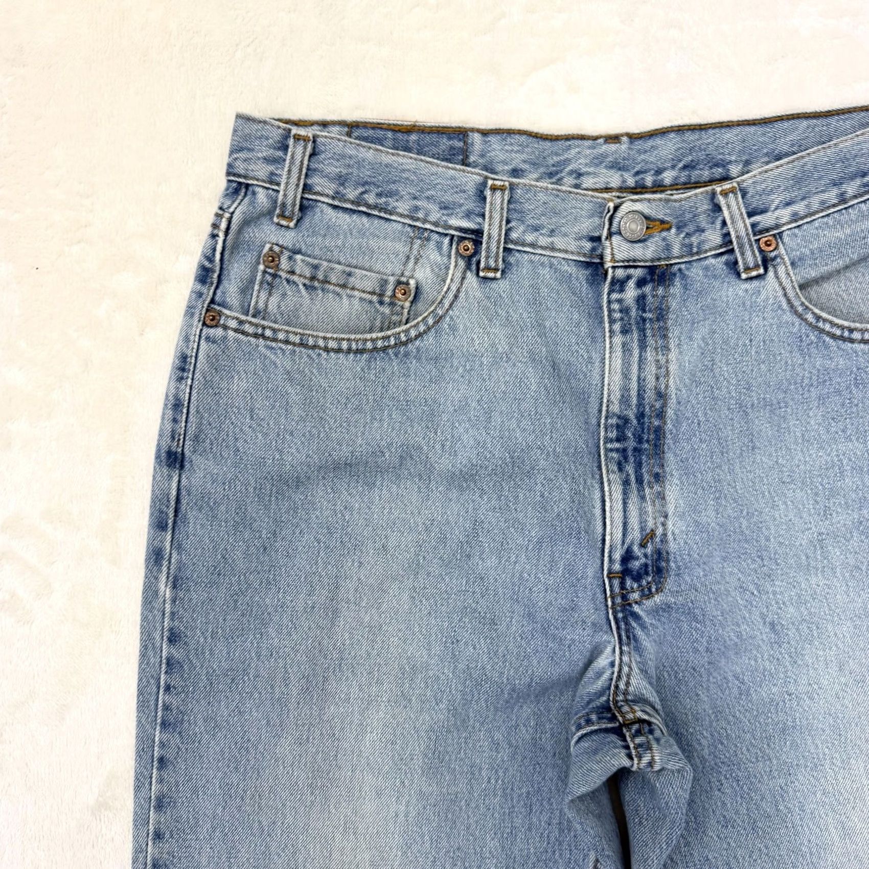 Levi's VINTAGE Levis 550 Jeans Mens 36x30 Blue Light Wash Relaxed Tapered Leg Denim Size US 36 / EU 52 - 5 Thumbnail