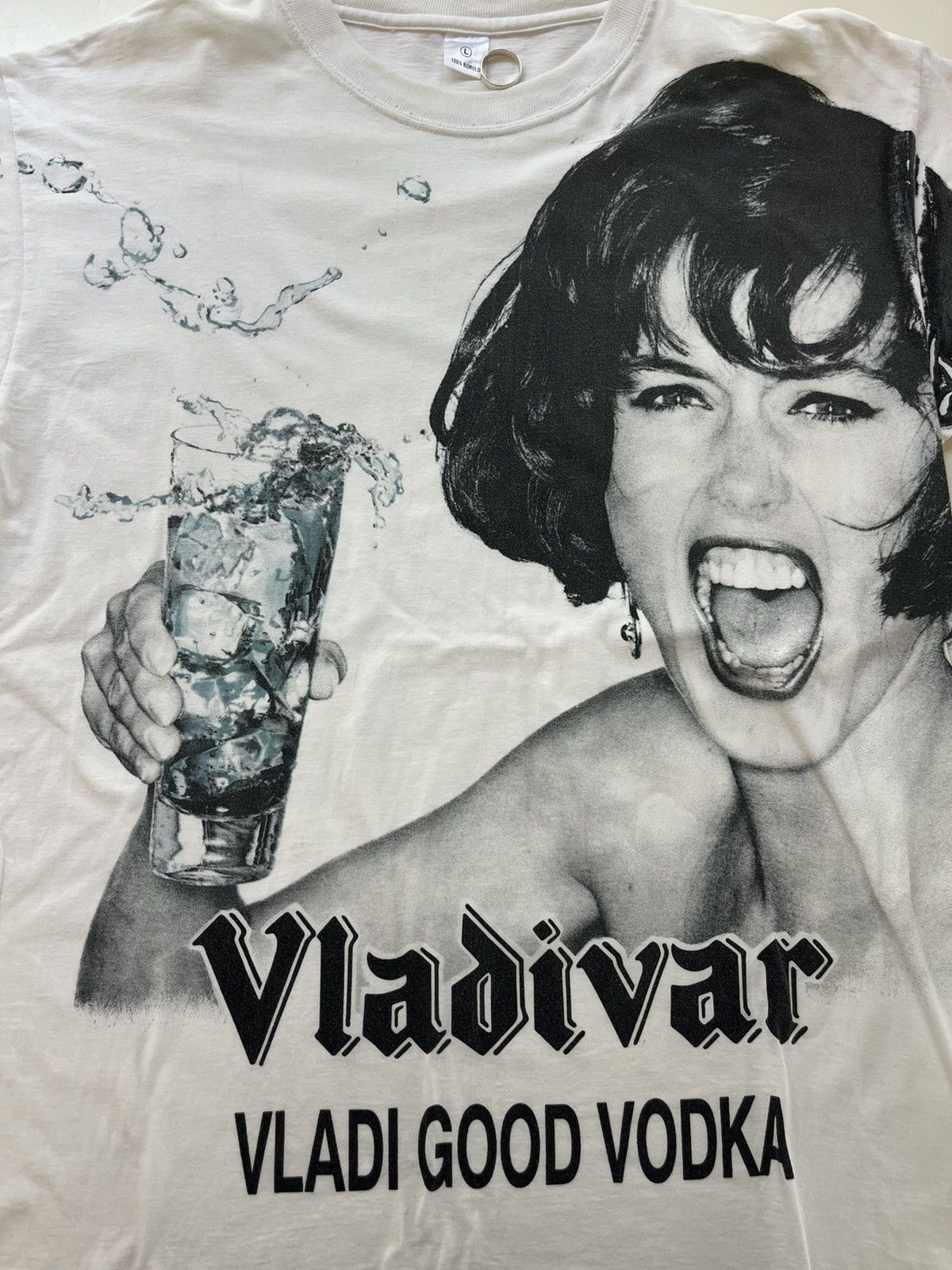 Vintage Vintage Vladivar VODKA promo Tshirt Size US L / EU 52-54 / 3 - 5 Thumbnail