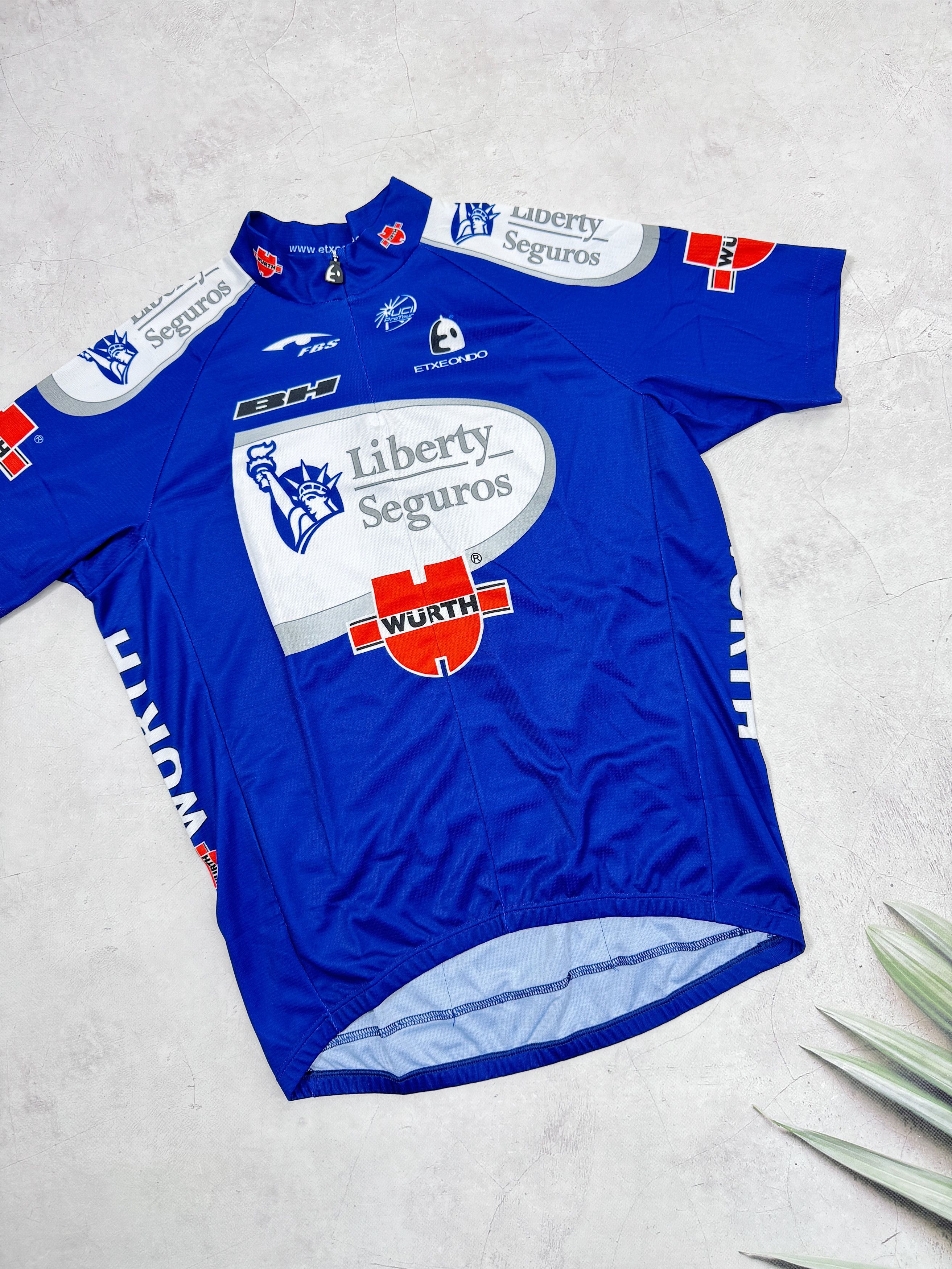 Vintage 2006 Etxeondo Cycling Jersey Liberty Seguros Wurth Uci Size US L / EU 52-54 / 3 - 4 Thumbnail