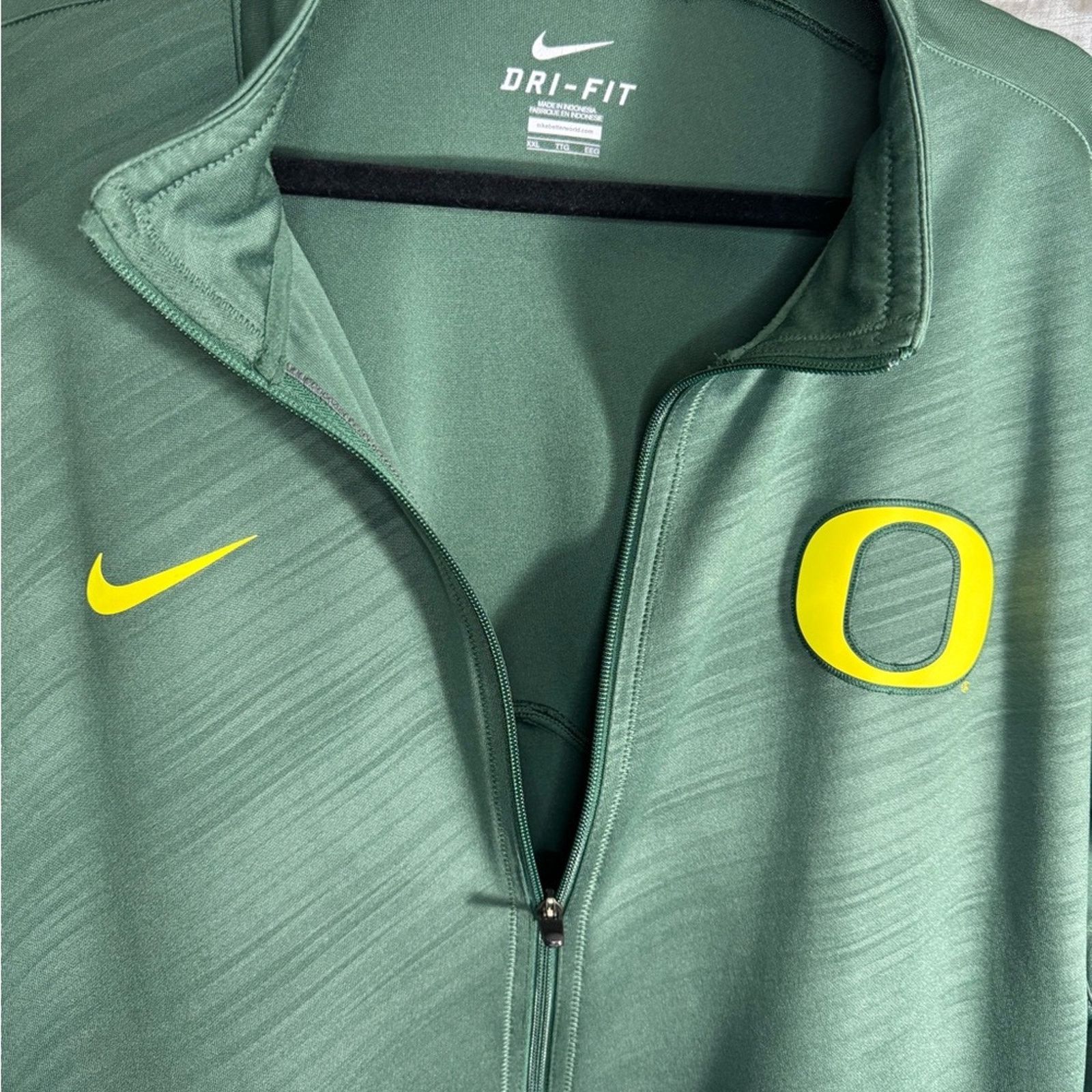 Nike RARE NIKE Mens XXL Oregon Ducks Zipper Dri-Fit Team Jacket Size US XXL / EU 58 / 5 - 2 Thumbnail