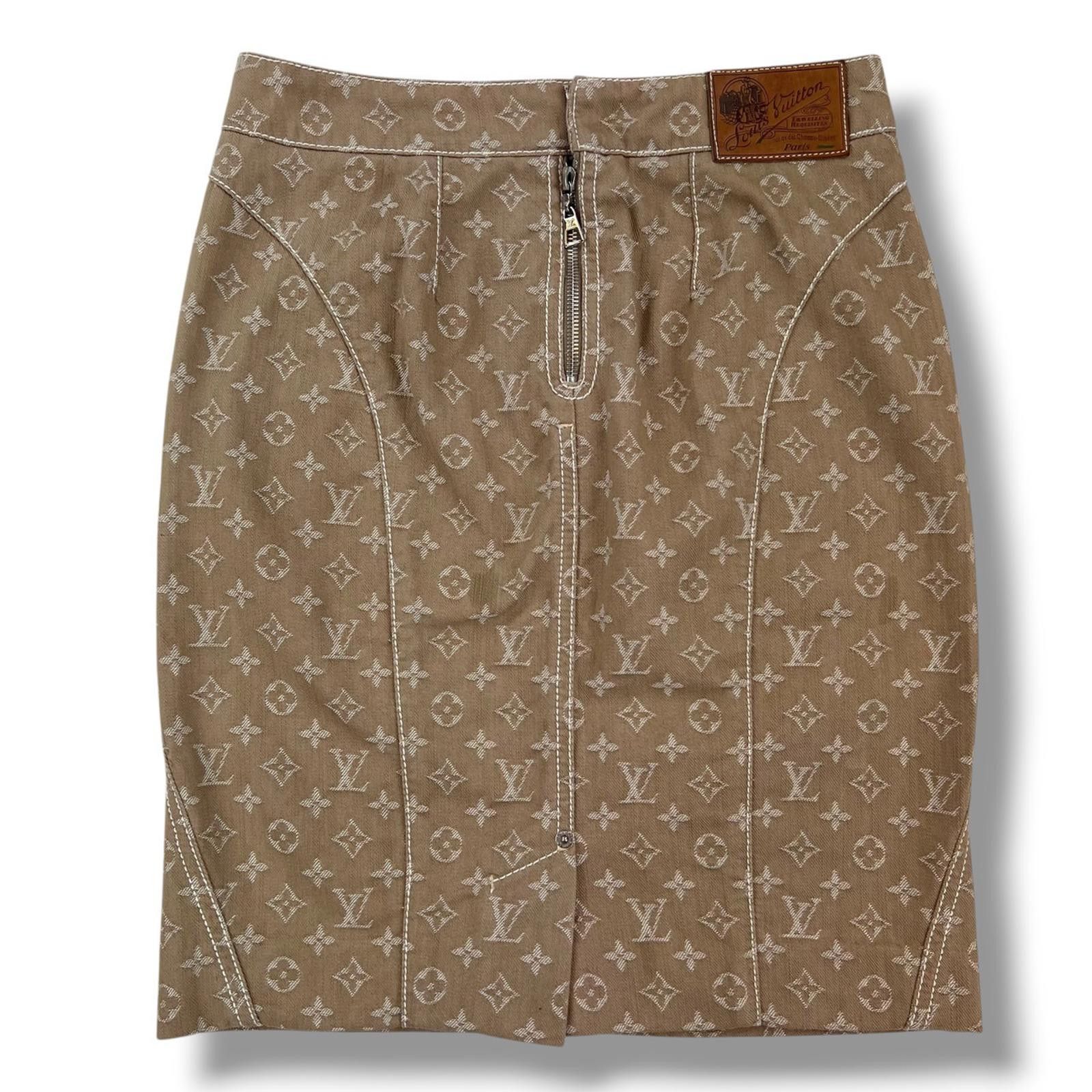 Louis Vuitton Louis Vuitton Beige Monogram Denim Skirt Size 32" / US 10 / IT 46 - 2 Thumbnail