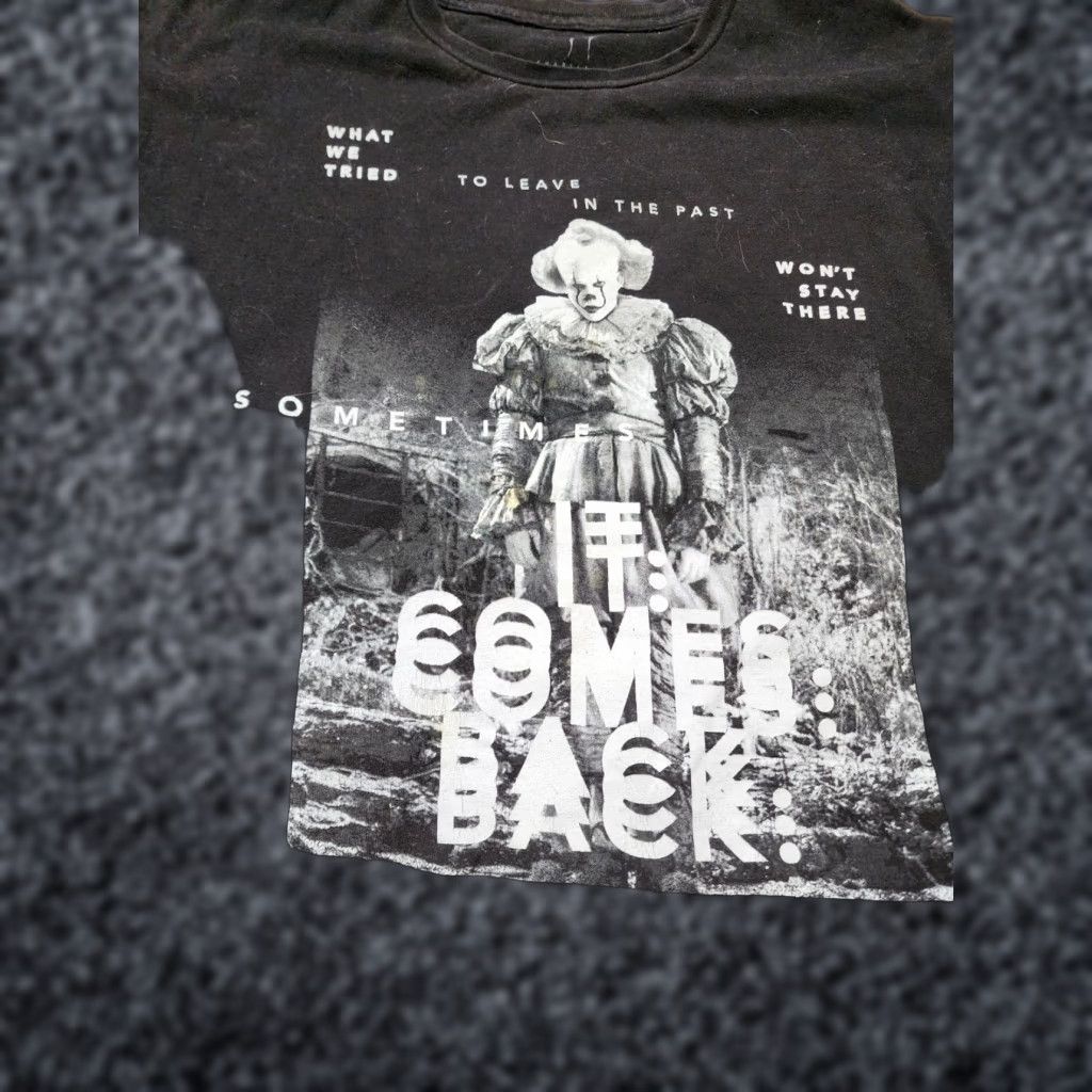 Vintage Mens XL IT Chapter Sometimes It Comes Back T Shirt Distressed Size US XL / EU 56 / 4 - 1 Thumbnail