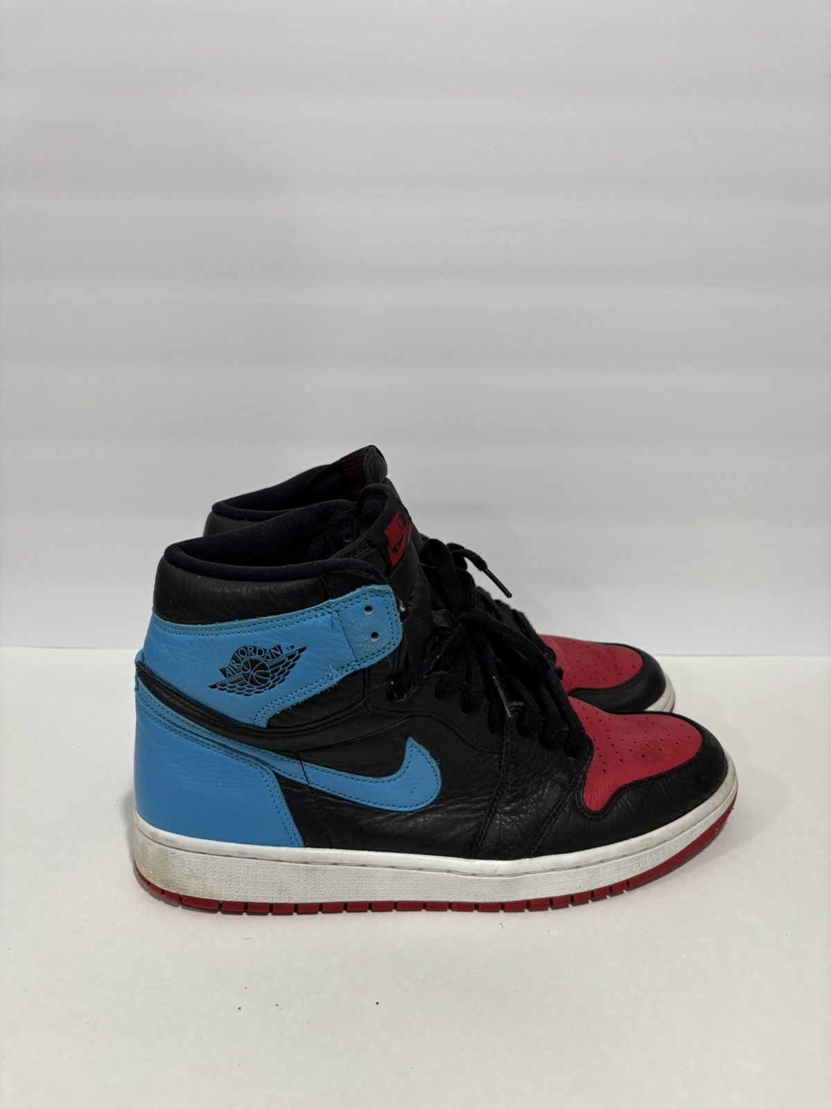 Jordan Brand Jordan 1 Retro "NC to CHI" Size US 11.5 / EU 44-45 - 2 Thumbnail