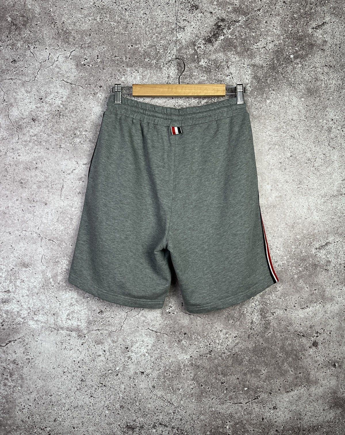Thom Browne Thom Browne Grey Sweat 🇮🇹 Tricolor Stripe Lounge Size US 30 / EU 46 - 4 Thumbnail