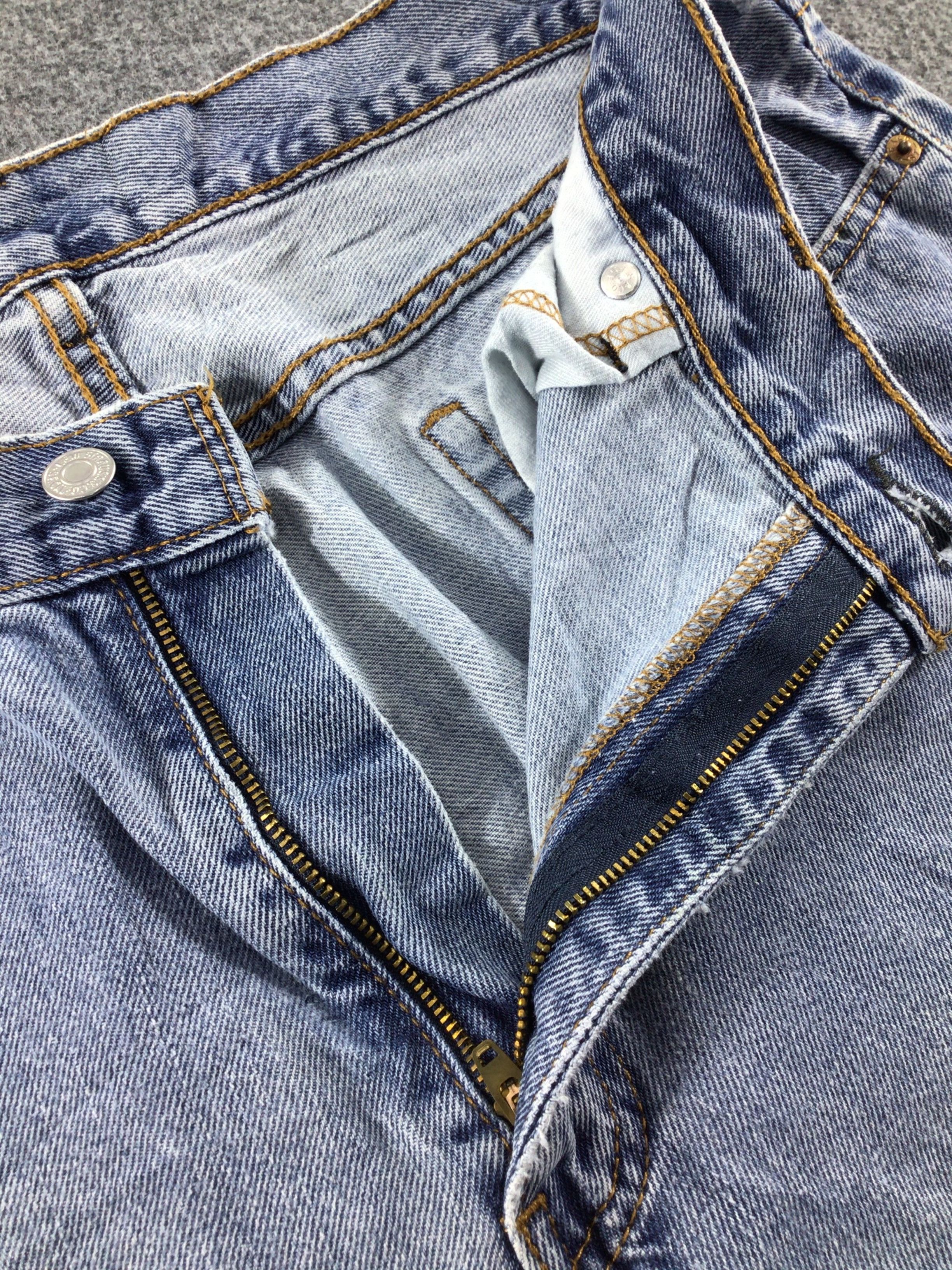 Levi's Vintage Levis 560 Jeans Faded Blue Denim -J542 Size US 36 / EU 52 - 8 Thumbnail