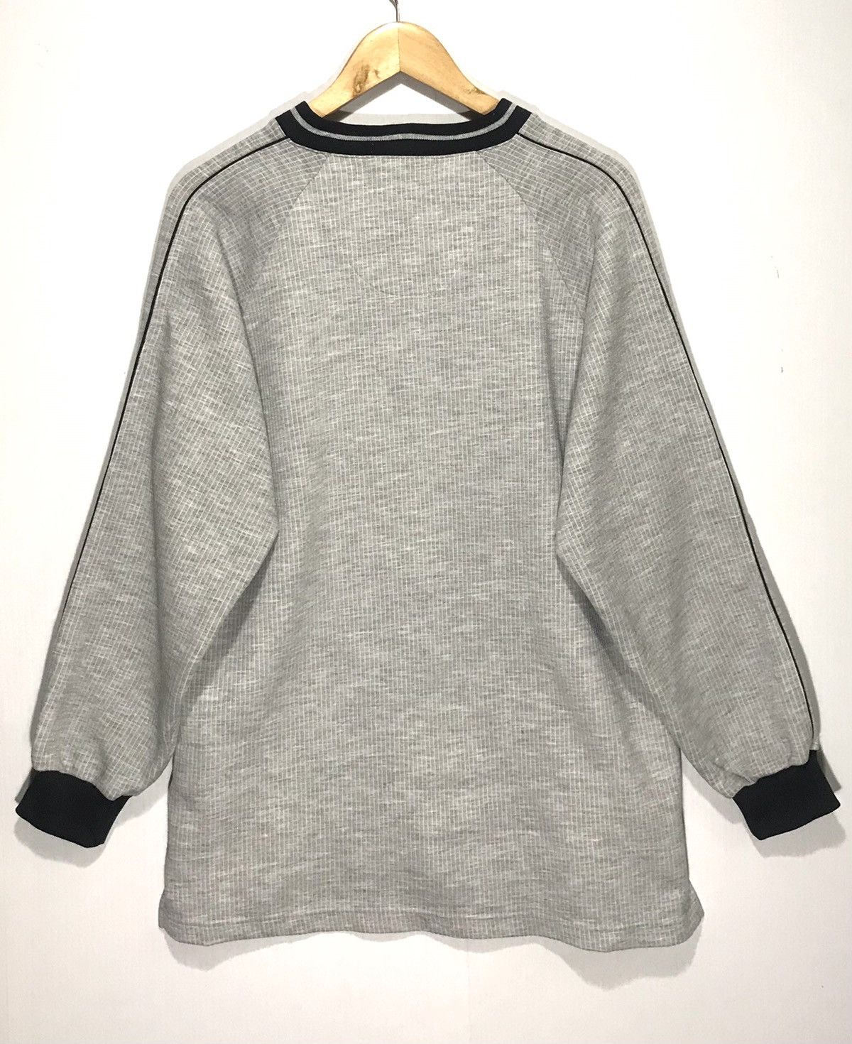 Japanese Brand × Vintage Vintage LS Vien Moi V-Neck Longsleeve Sweatshirt Size US L / EU 52-54 / 3 - 4 Thumbnail