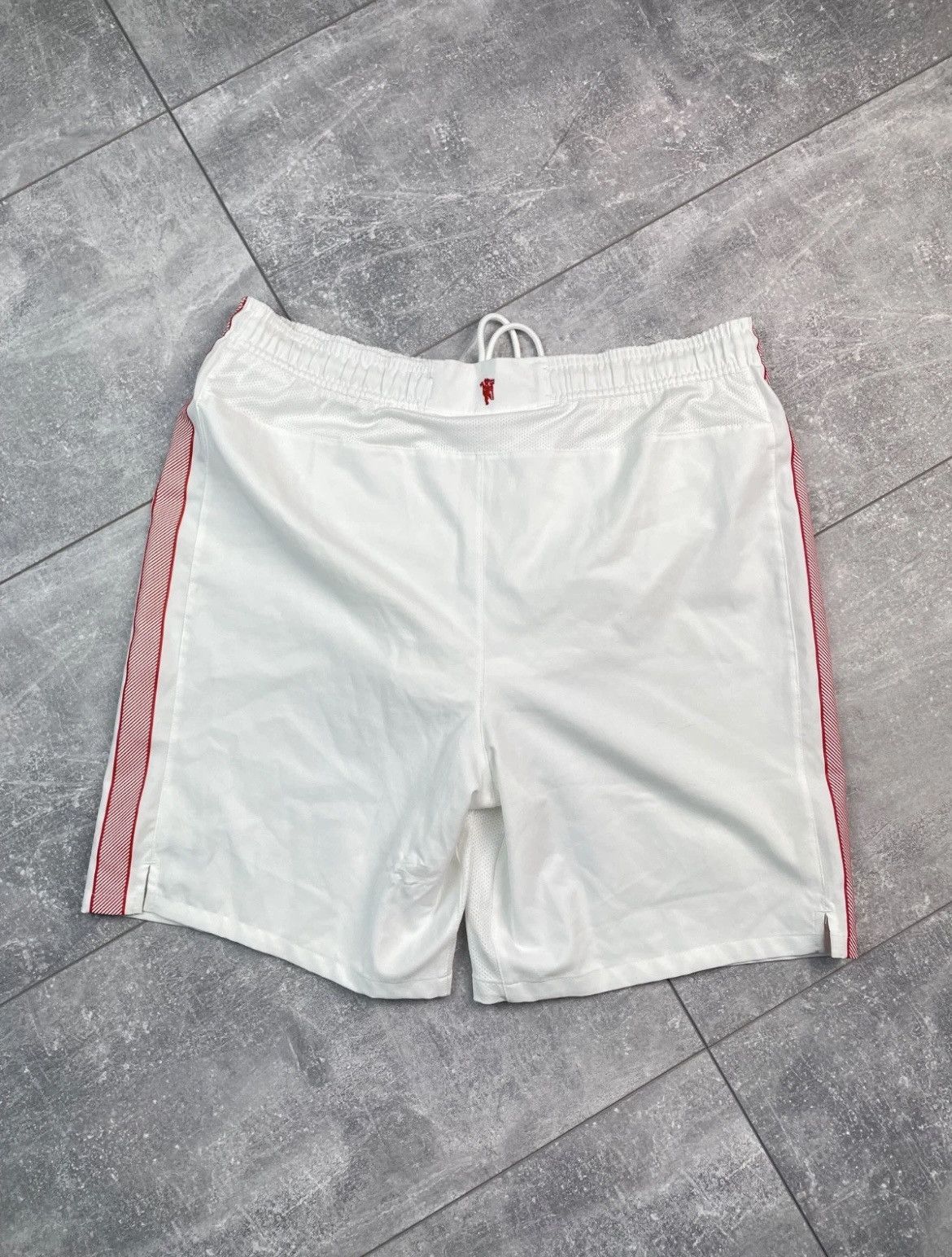 Nike Manchester United 2012/2013 Home Football Soccer Shorts Nike Size US 34 / EU 50 - 2 Thumbnail