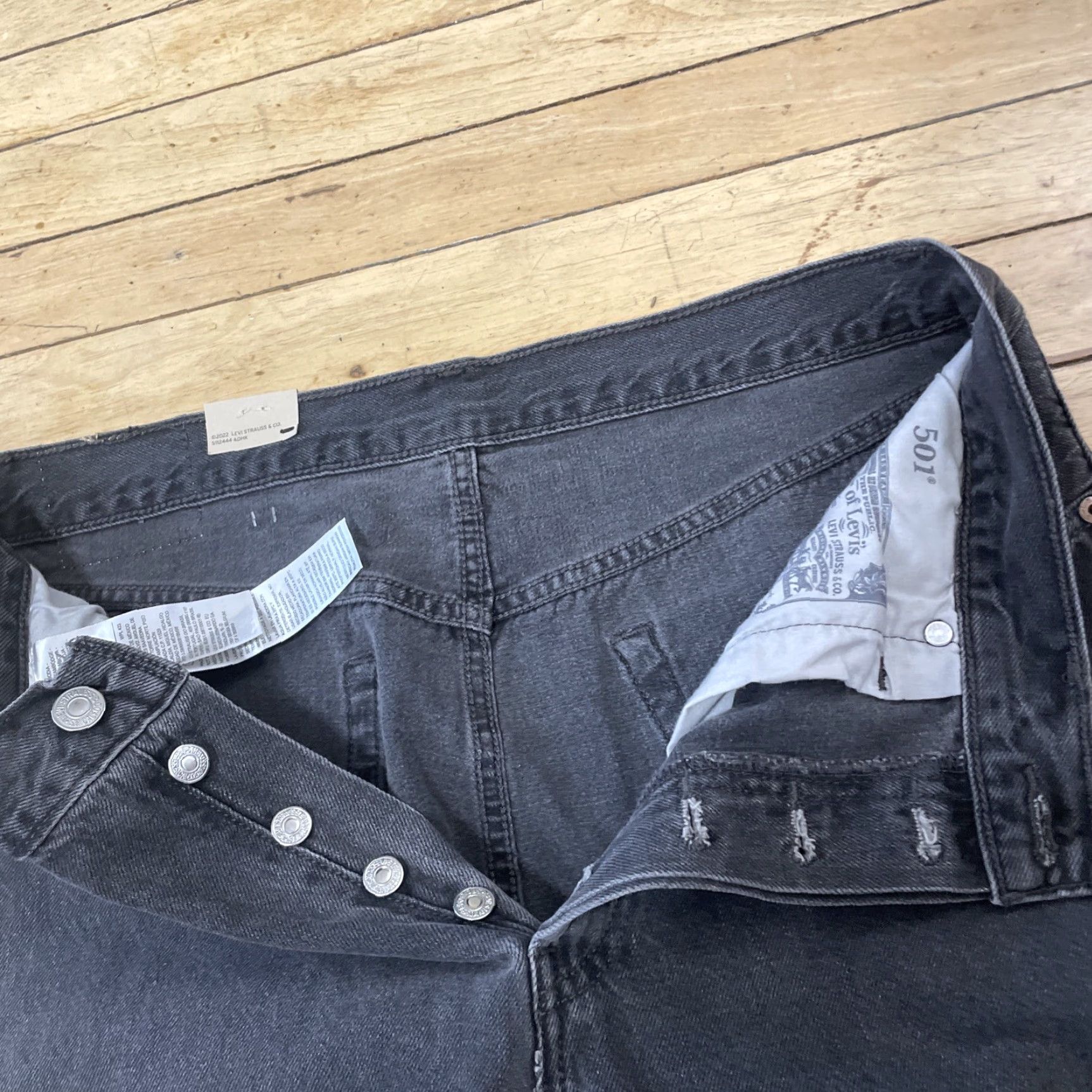 Levi's VINTAGE Levi's 501 xx Original Jeans 30x30 Adult Regular Black 501xx Black Frayed NWT Jeans Mens Size US 30 / EU 46 - 7 Thumbnail