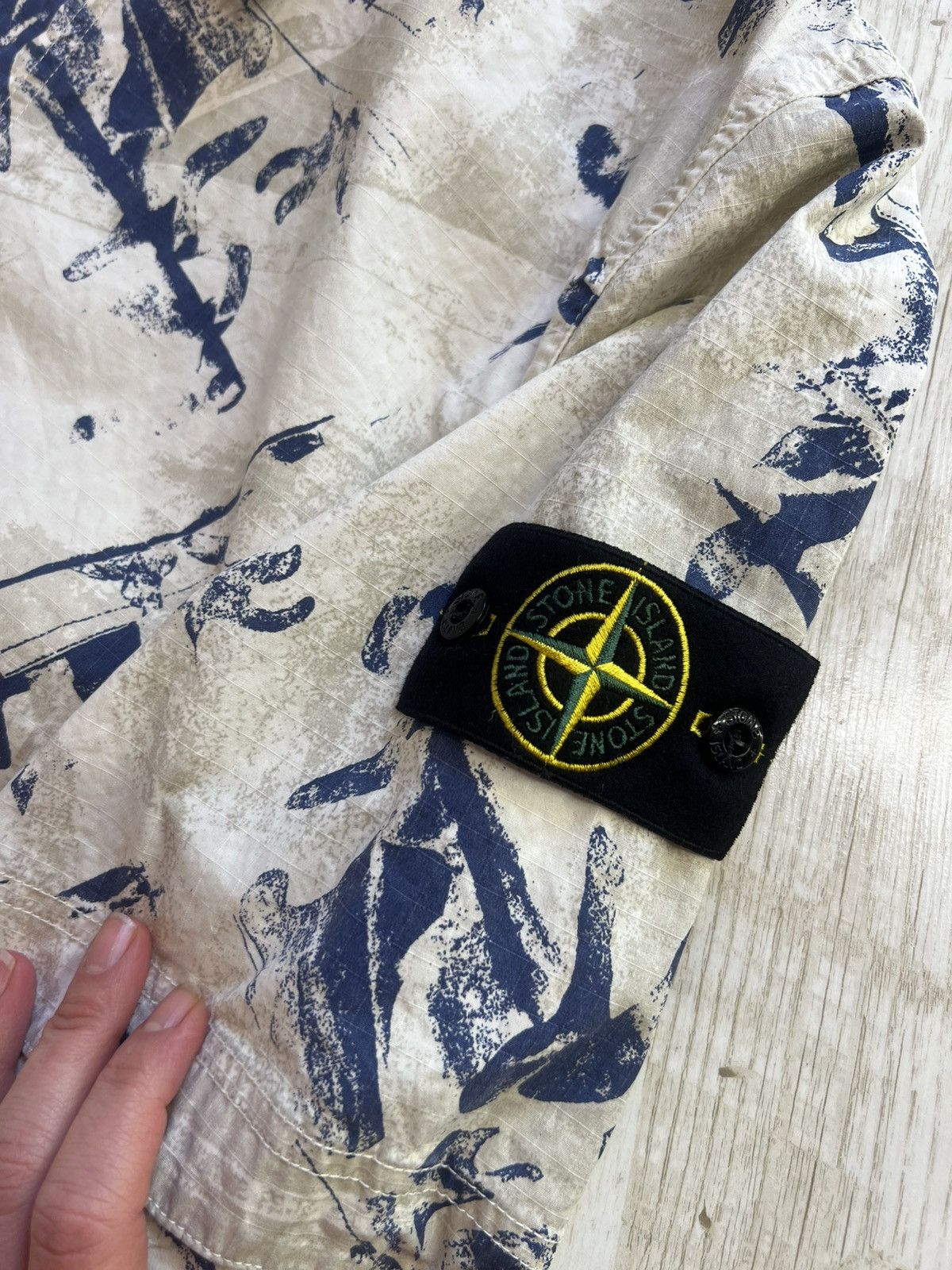 Stone Island Stone Island Desert Camouflage Cotton-Blend Shirt – Size L Size US L / EU 52-54 / 3 - 9 Thumbnail