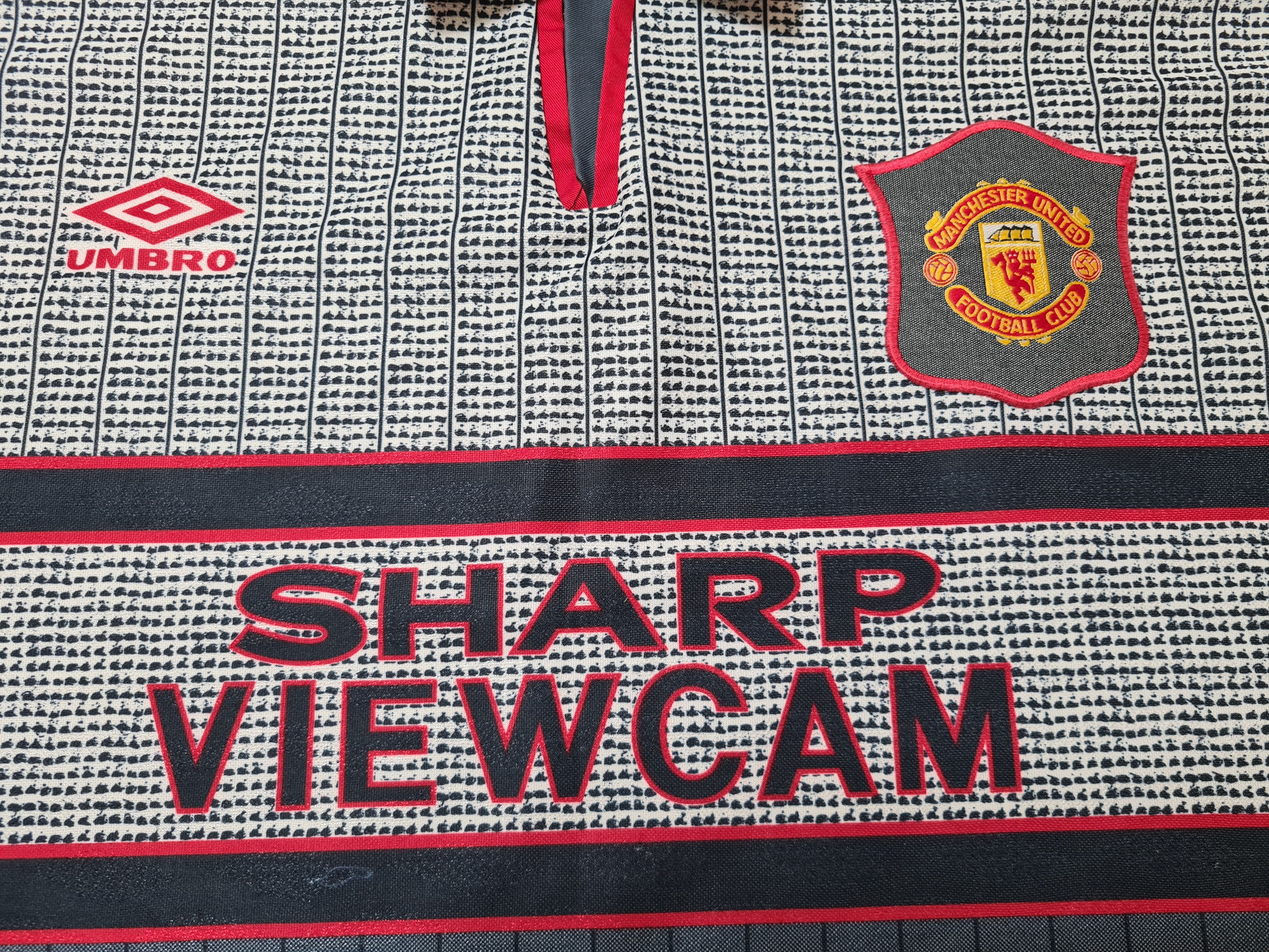 Vintage MANCHESTER UNITED 1995 1996 AWAY FOOTBALL SOCCER JERSEY Size US L / EU 52-54 / 3 - 3 Thumbnail
