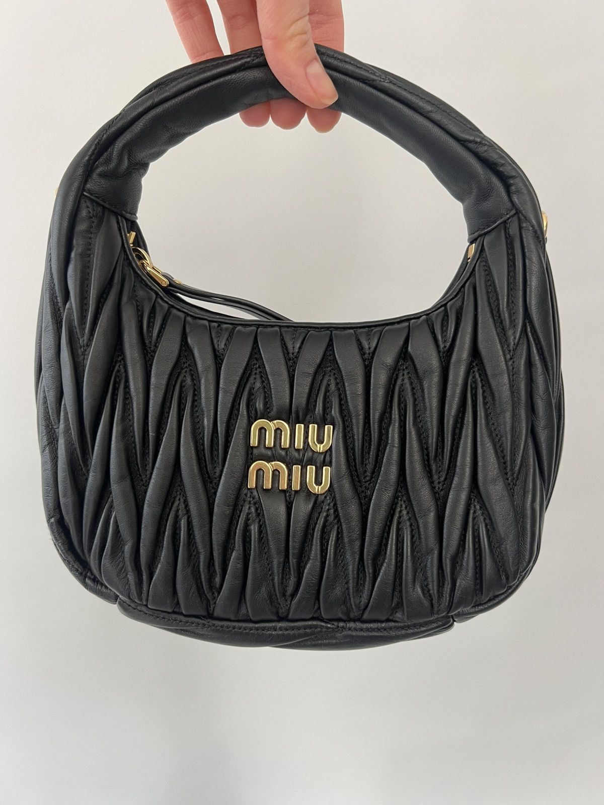 Miu Miu Miu Miu Wander matelassé nappa leather hobo bag in black Size ONE SIZE - 1 Thumbnail