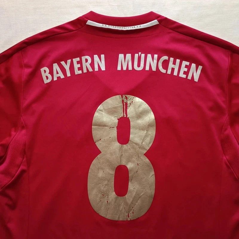 Adidas BAYERN MUNICH 2011 2012 2013 HOME FOOTBALL JERSEY ADIDAS M Size US M / EU 48-50 / 2 - 13 Thumbnail