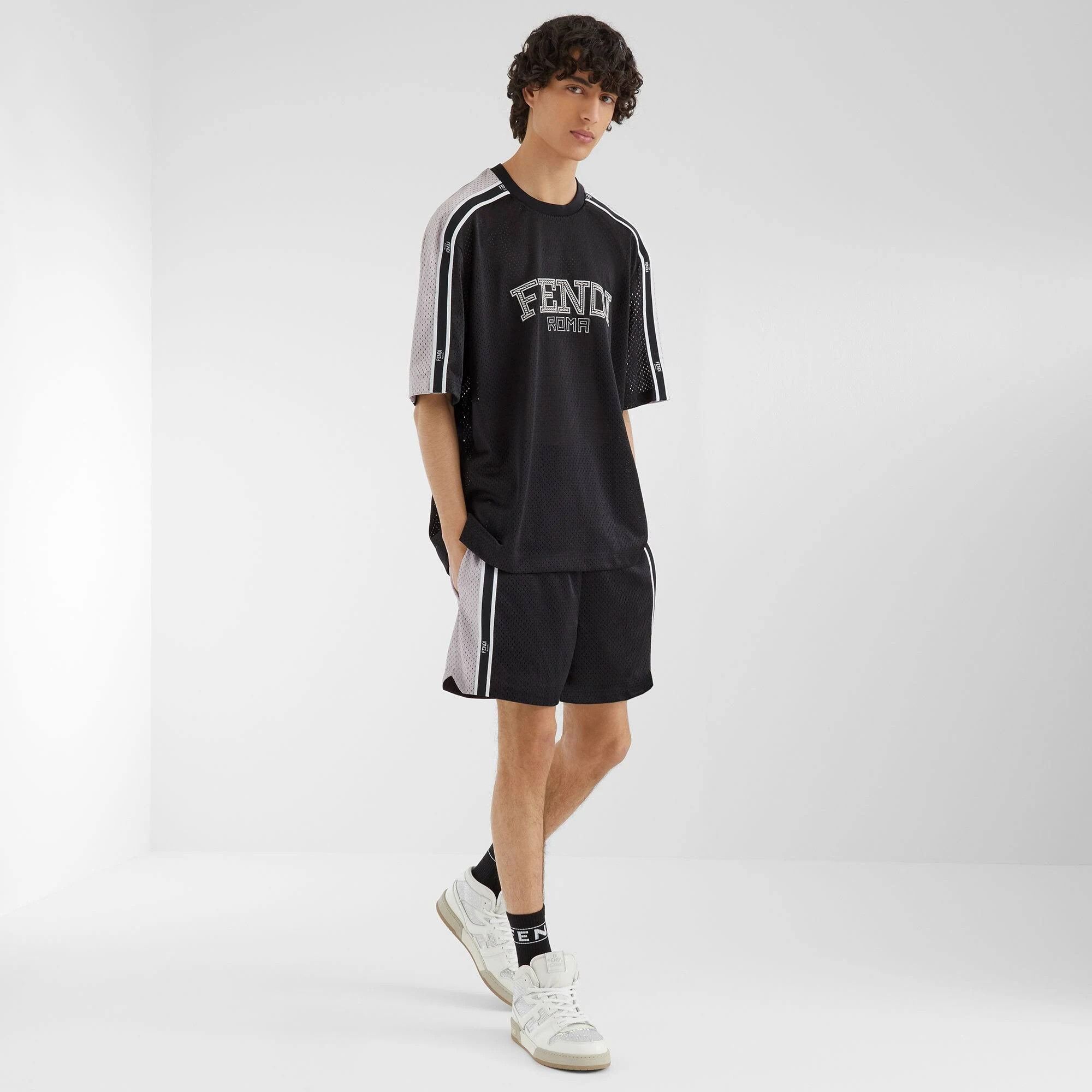 Fendi o1w1db10724 T-Shirt in Black/Silver Size US L / EU 52-54 / 3 - 9 Thumbnail