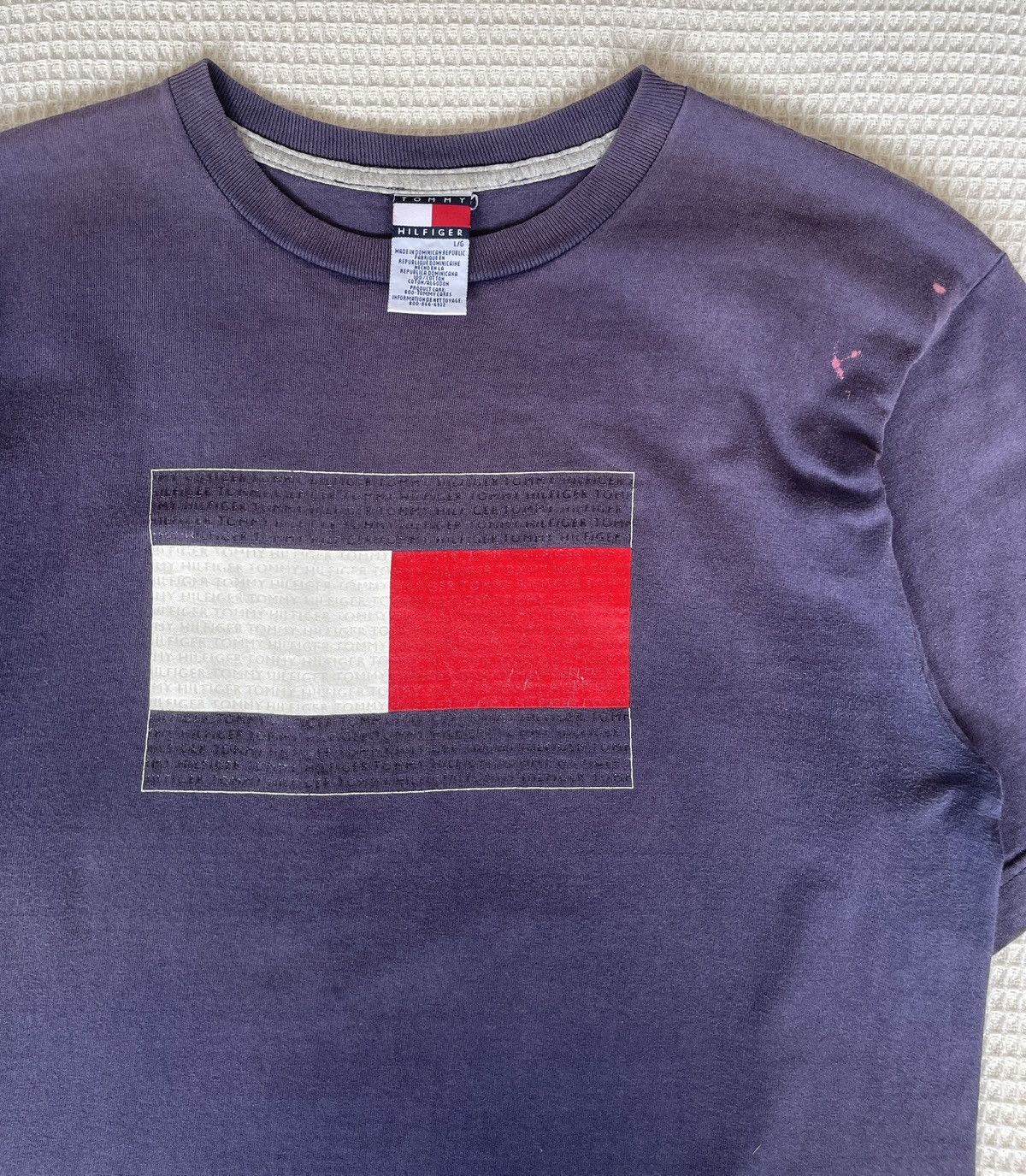 Tommy Hilfiger Vintage 90’s Sun Faded TOMMY HILFIGER Big logo Flag Tshirt Size US M / EU 48-50 / 2 - 2 Thumbnail