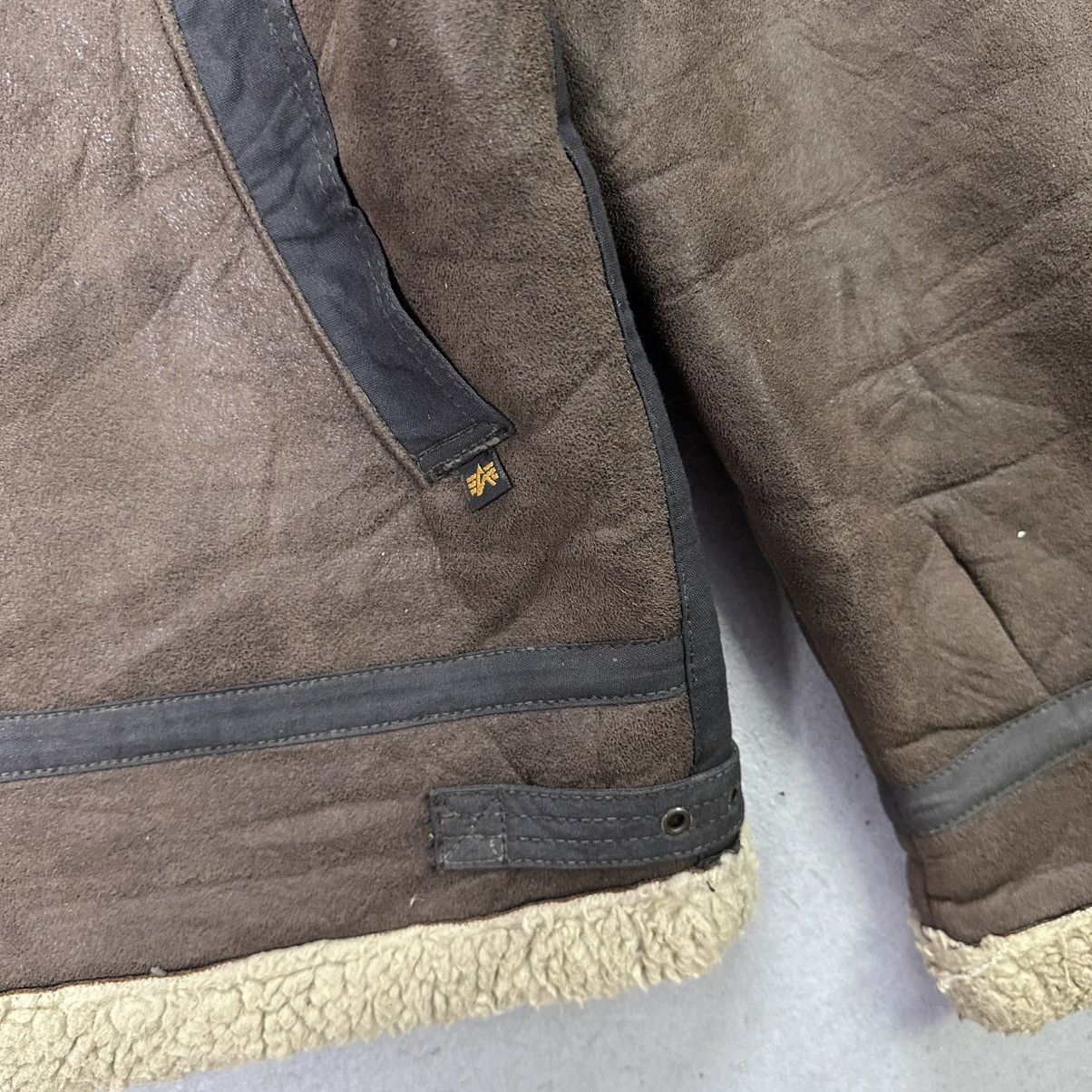 Alpha Industries Vintage Alpha Industries Shearling Jacket Brown B3 Style Size US XL / EU 56 / 4 - 2 Thumbnail