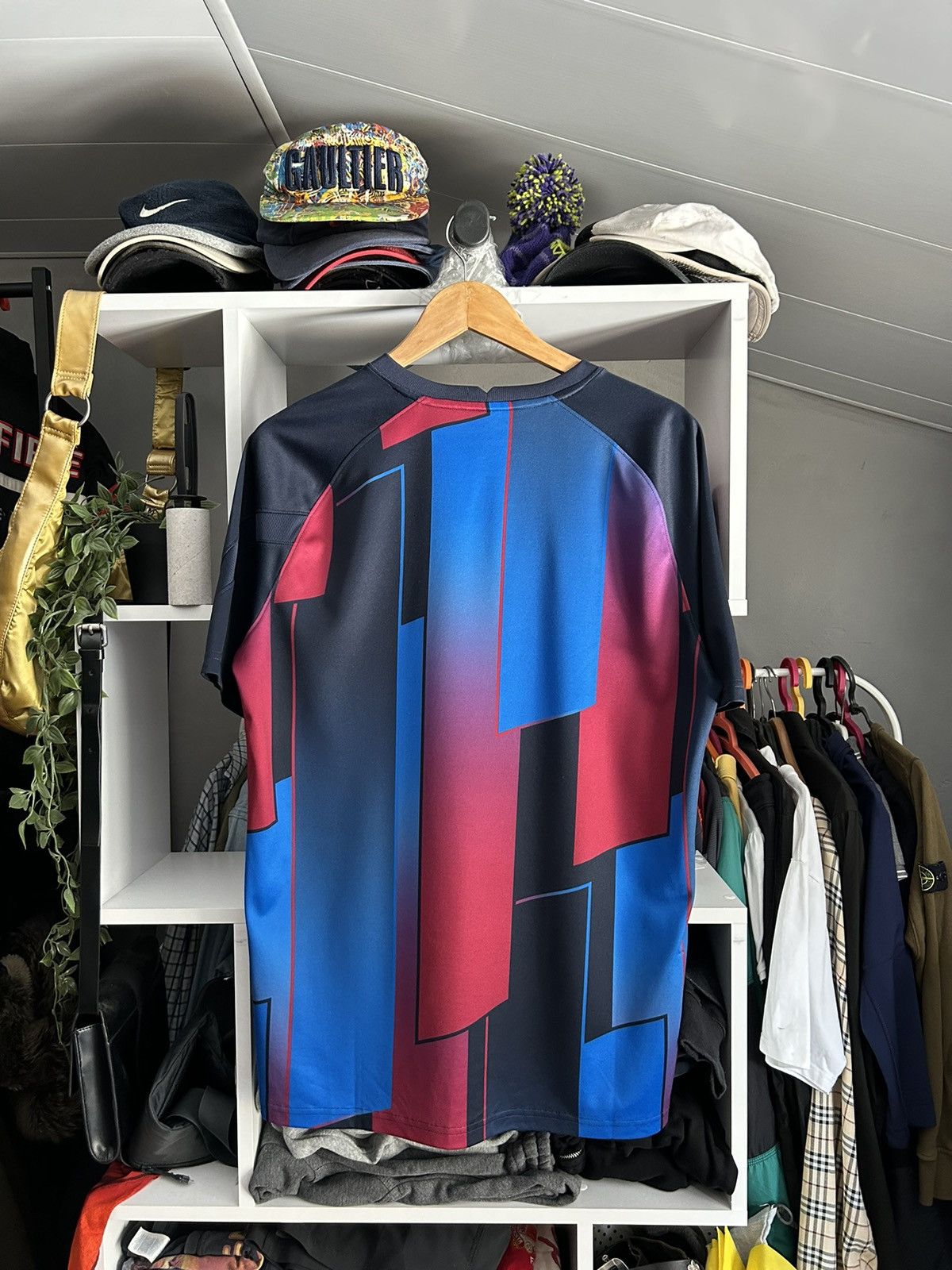 Nike Barcelona Pre-match 2021/22 jersey t shirt Size US L / EU 52-54 / 3 - 9 Thumbnail