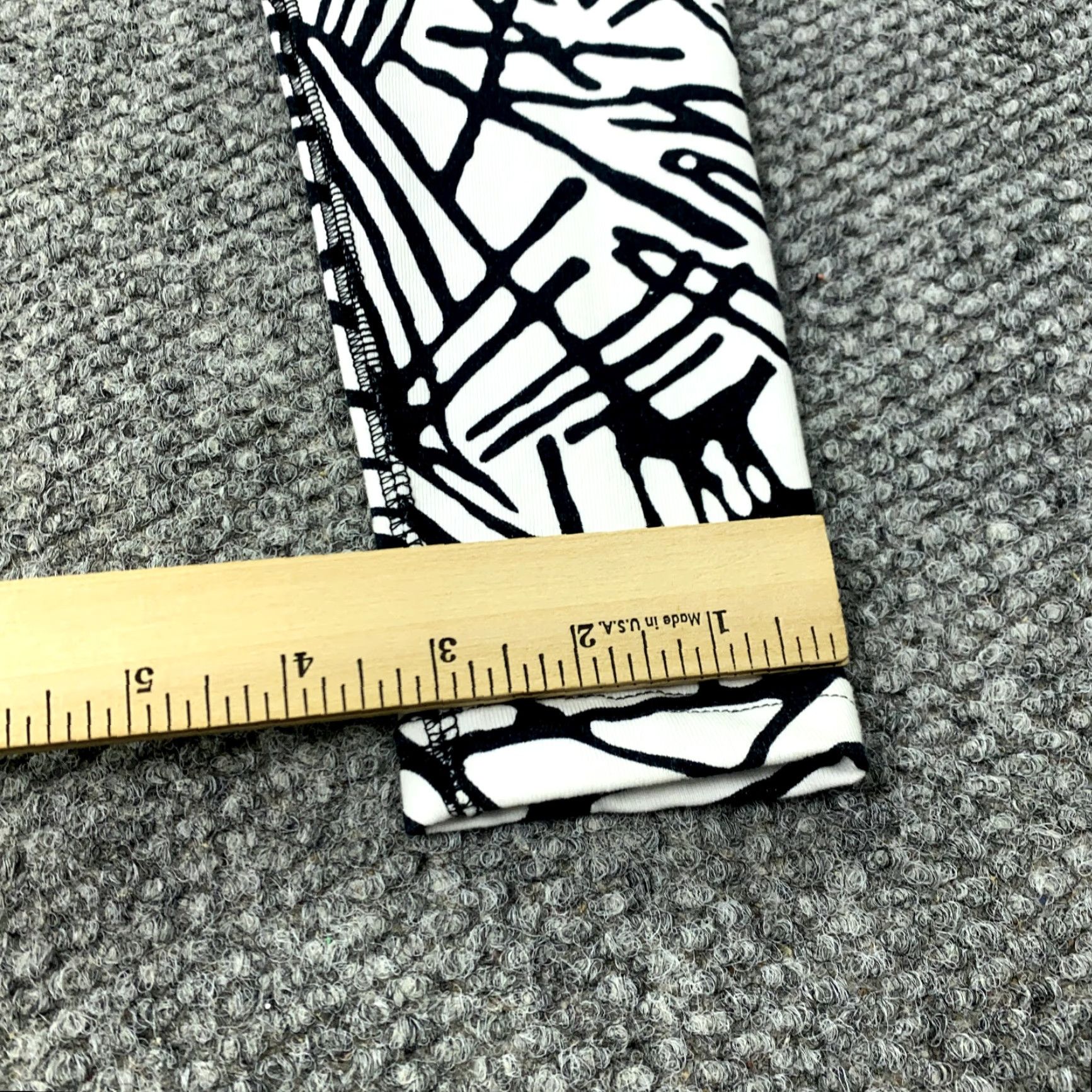 Nike Nike Leggings Womens XS Black All Over Print Stretch NWT Leg-A-See Geometric Athletic Shoes? Size 26" / US 2 / IT 38 - 6 Thumbnail
