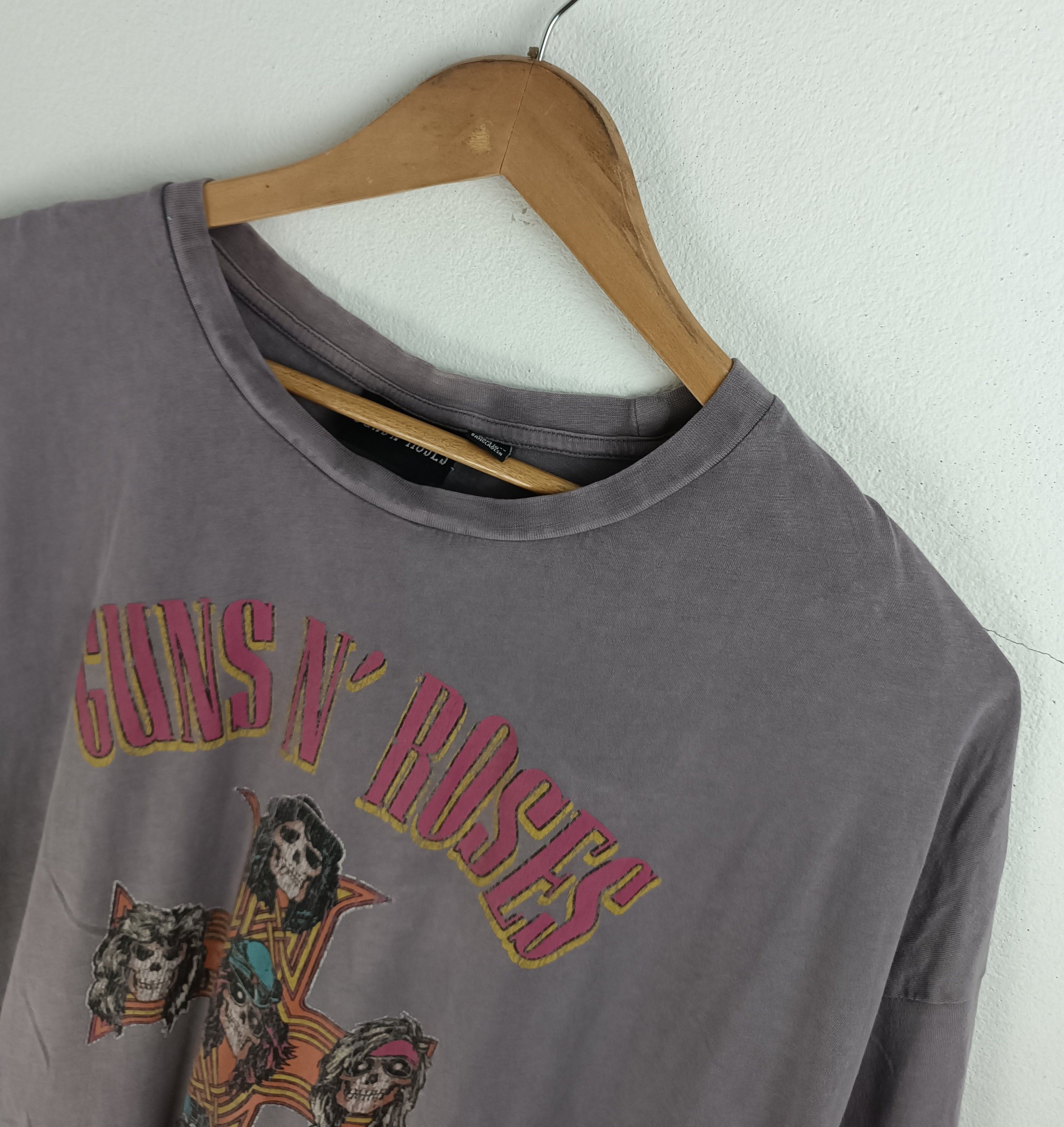 Band Tees VINTAGE GUNS N' ROSES CROSS FADED TE motley acdc metallica Size US XXL / EU 58 / 5 - 11 Thumbnail