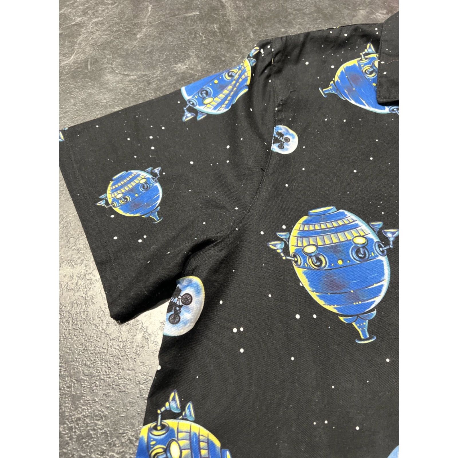 Vintage Cakeworthy E.T. Space Button-Up Shirt XL Black Men Short Sleeve Regular Size Size US XL / EU 56 / 4 - 2 Thumbnail