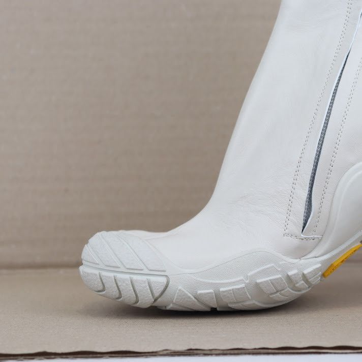 Balenciaga o1rshd1 Soft Leather Heeled Toe Boots in Chalky White Size US 8 / IT 38 - 3 Thumbnail