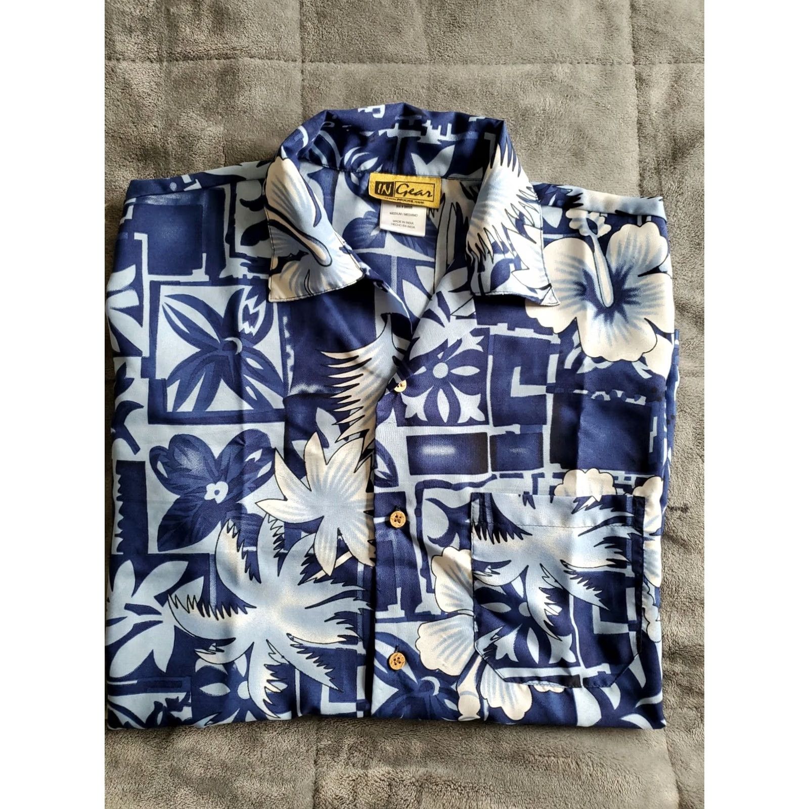 Vintage In-Gear Hawaiian Flowered Button-Up Shirt Short Sleeve M Blue Men's Size US M / EU 48-50 / 2 - 2 Thumbnail