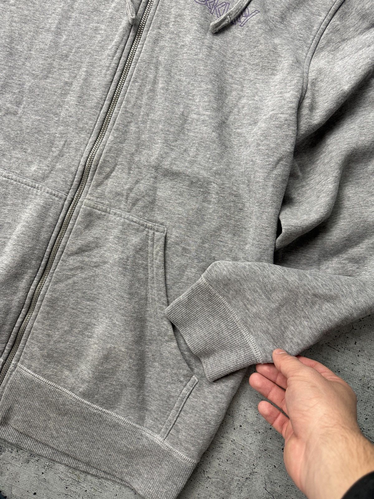 Oakley Vintage Oakley Zip Hoodie Size US L / EU 52-54 / 3 - 8 Thumbnail