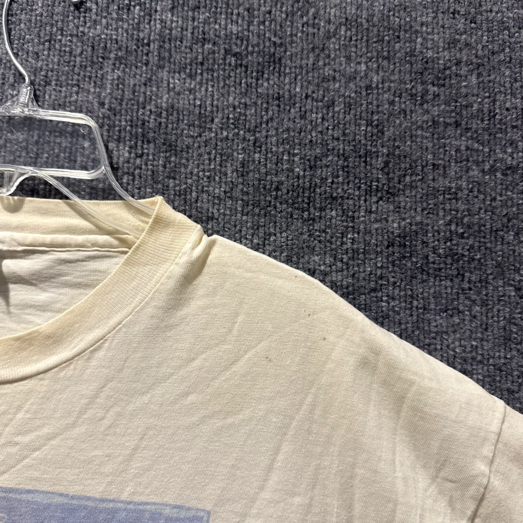 Hanes VINTAGE 90s Hanes T-Shirt Heart Short Sleeve Yellow 2XL Mens Size Regular HTF Size US XXL / EU 58 / 5 - 5 Thumbnail
