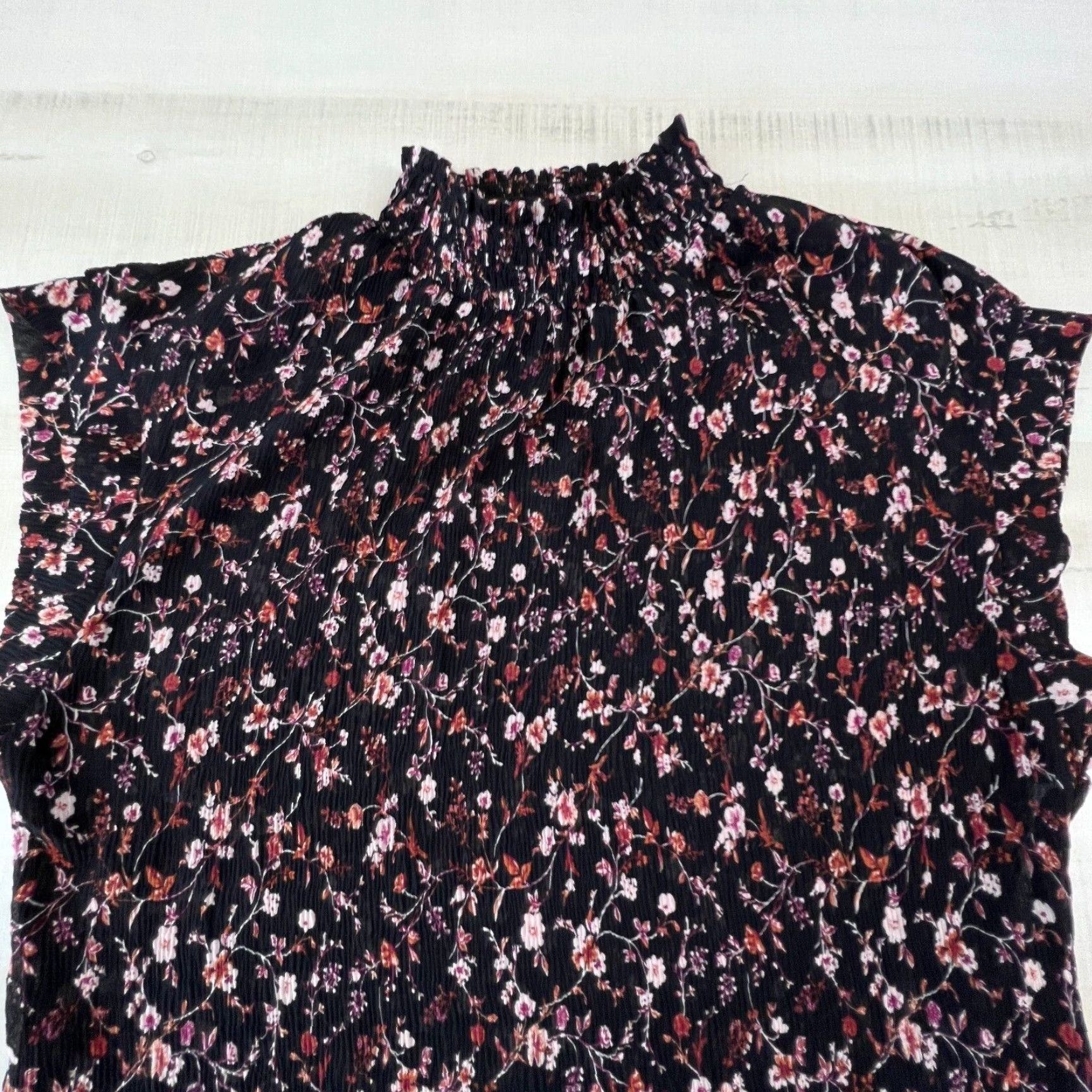 Vintage Monteau Womens Black Floral High Neck Short Sleeve Pleated Blouse Medium Size M / US 6-8 / IT 42-44 - 2 Thumbnail