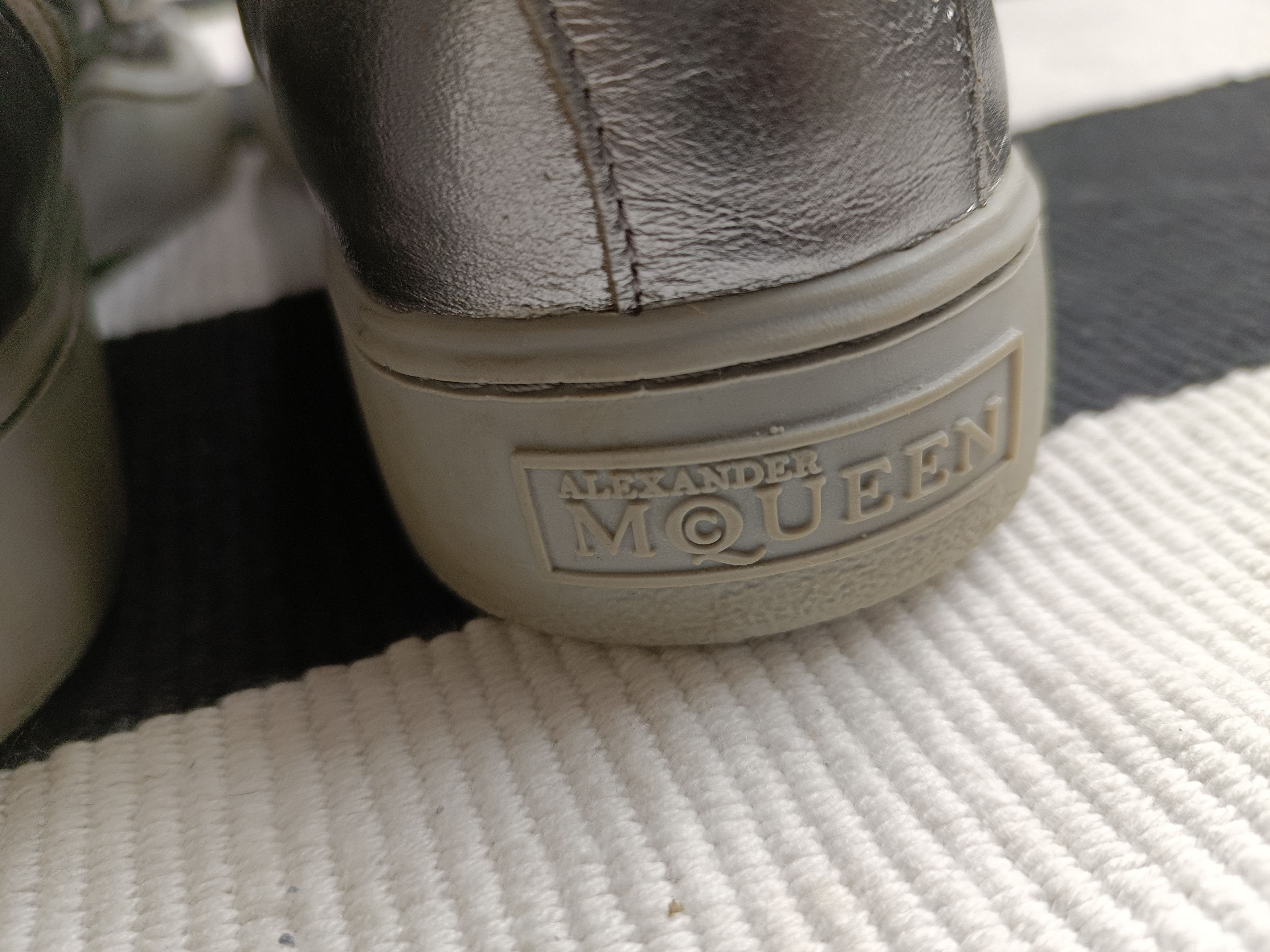 Alexander McQueen × Puma Puma x Alexander McQueen silver high top sneakers Size US 8.5 / IT 38.5 - 9 Thumbnail
