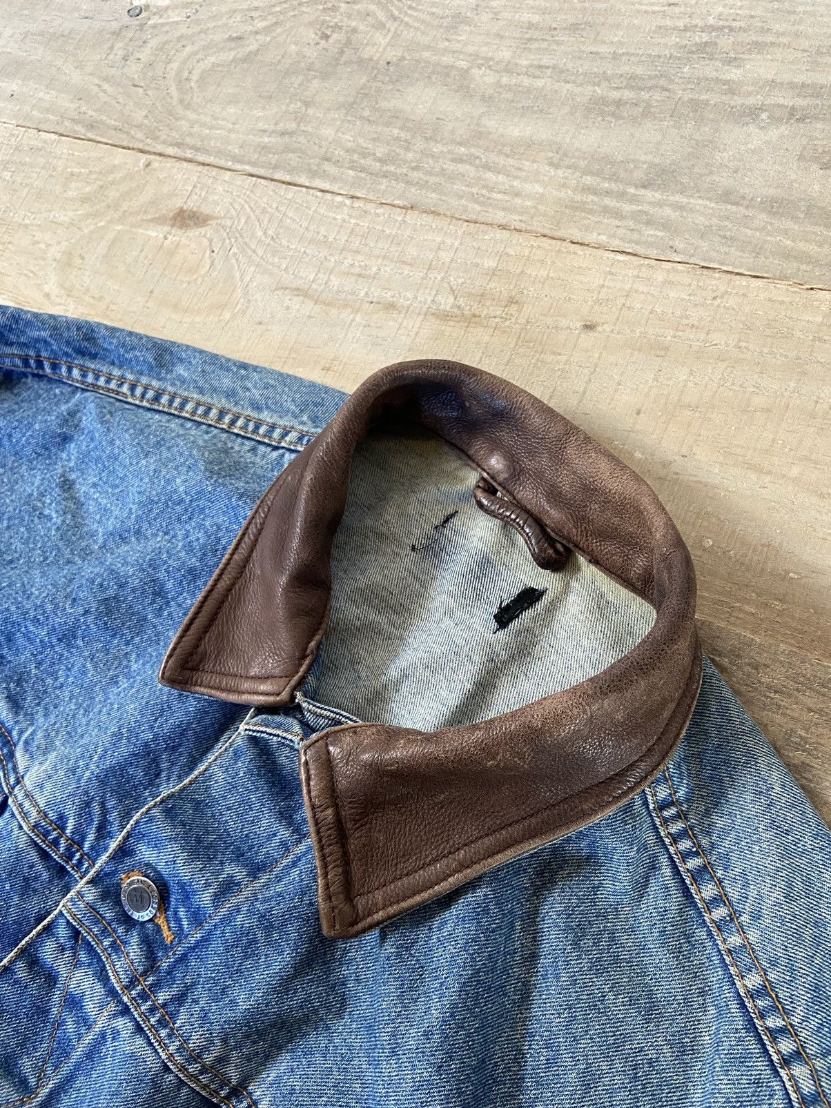 Vintage × Warner Bros Vintage Warner Brothers Denim Bombers jacket Tasmania Devil Size US L / EU 52-54 / 3 - 8 Thumbnail