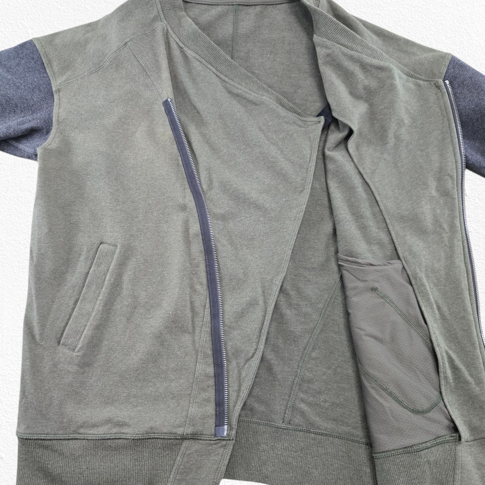 Lululemon Lululemon Asym Zip Jacket Olive Medium Size US M / EU 48-50 / 2 - 6 Thumbnail