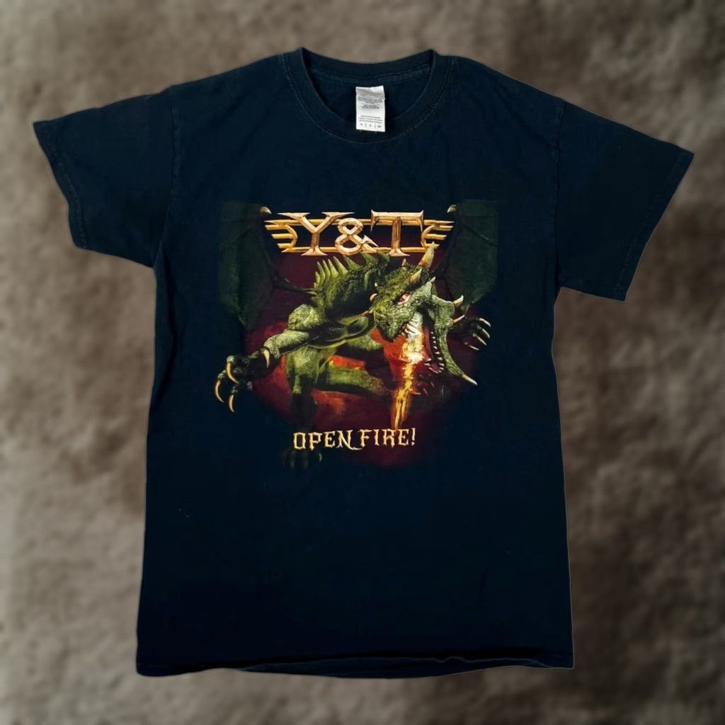 Gildan VINTAGE Y&T Band T-Shirt Mens Small Black Open Fire 2017 World Tour Dragon Graphic Size US S / EU 44-46 / 1 - 1 Thumbnail