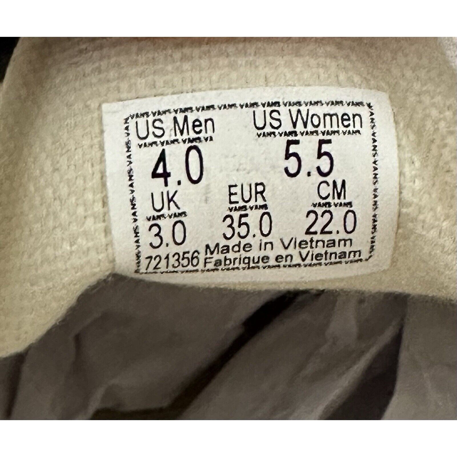 Vans VANS Authentic shoes women Sz 5.5/ Mens 4 Roses Flower Skate Size US 5.5 / IT 35.5 - 7 Thumbnail