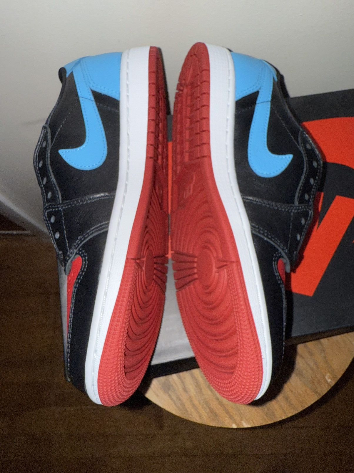 Nike NEW Nike Air Jordan 1 Retro Low UNC to CHICAGO 7w/5.5m w/Box Size US 7 / IT 37 - 10 Thumbnail
