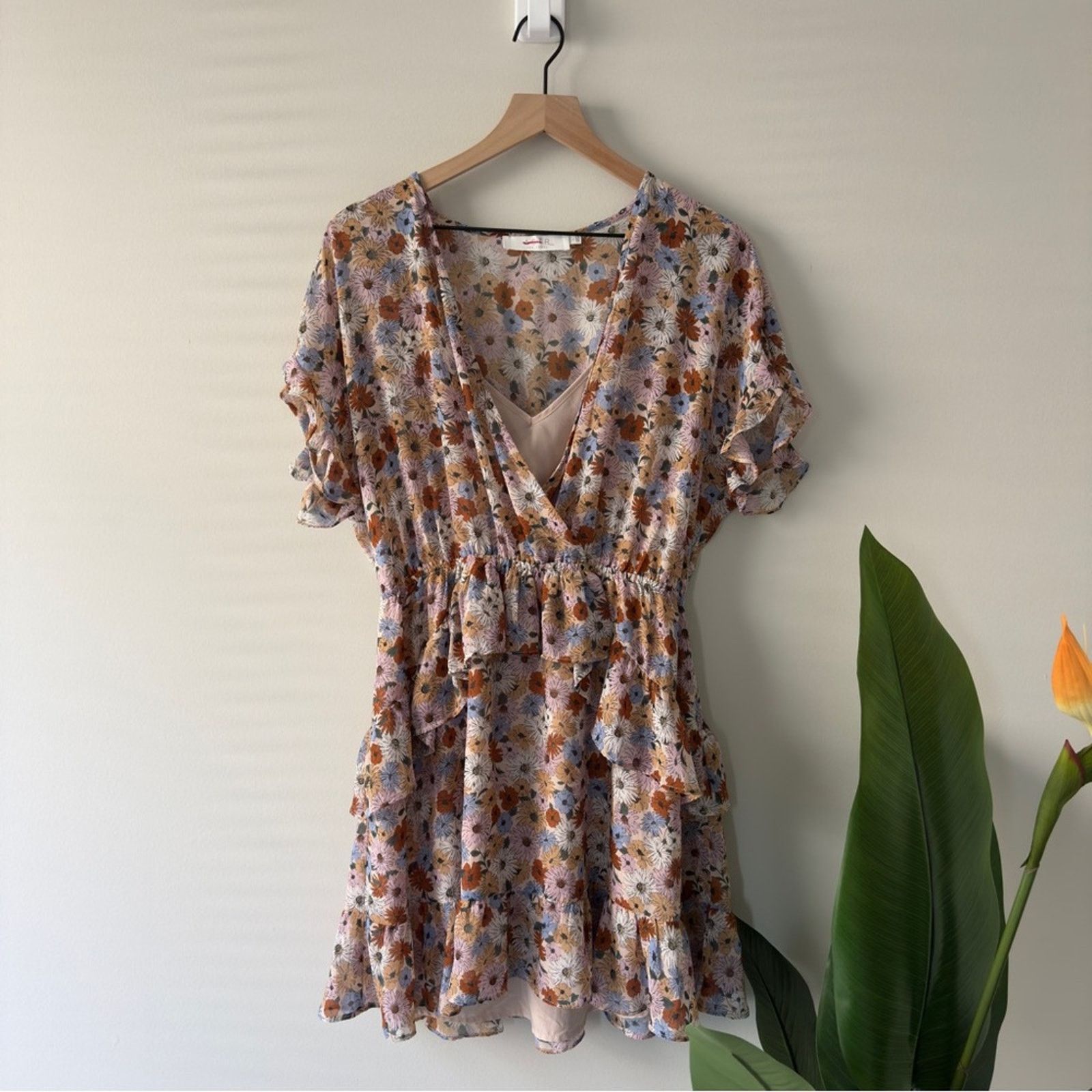ASTR The Label Astr the Label Revolve Multicolor Flutter Sleeve Mini Dress Size L / US 10 / IT 46 - 1 Thumbnail