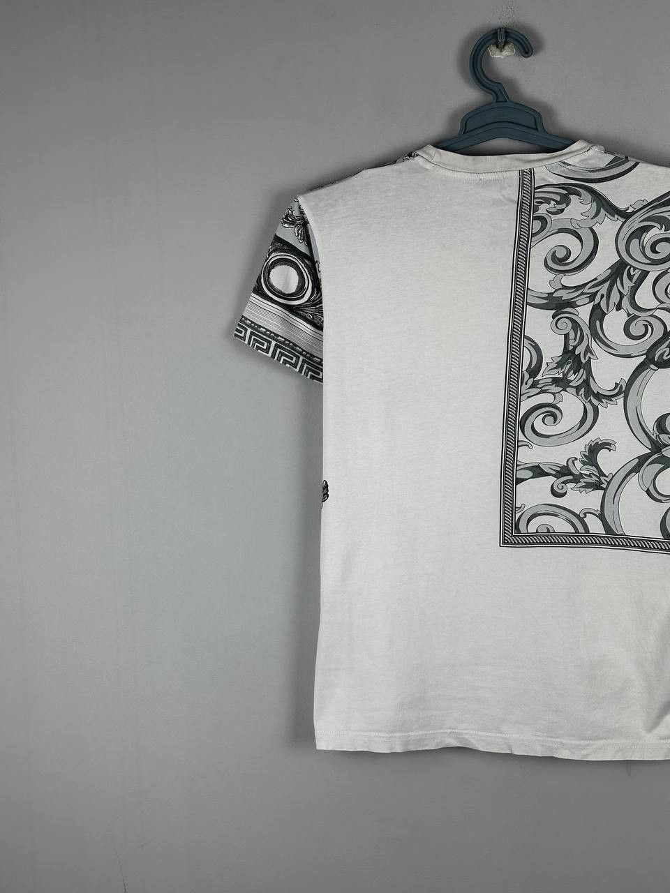 Versace Luxury Versace Medusa Logo Printed T Shirt Size US S / EU 44-46 / 1 - 14 Thumbnail