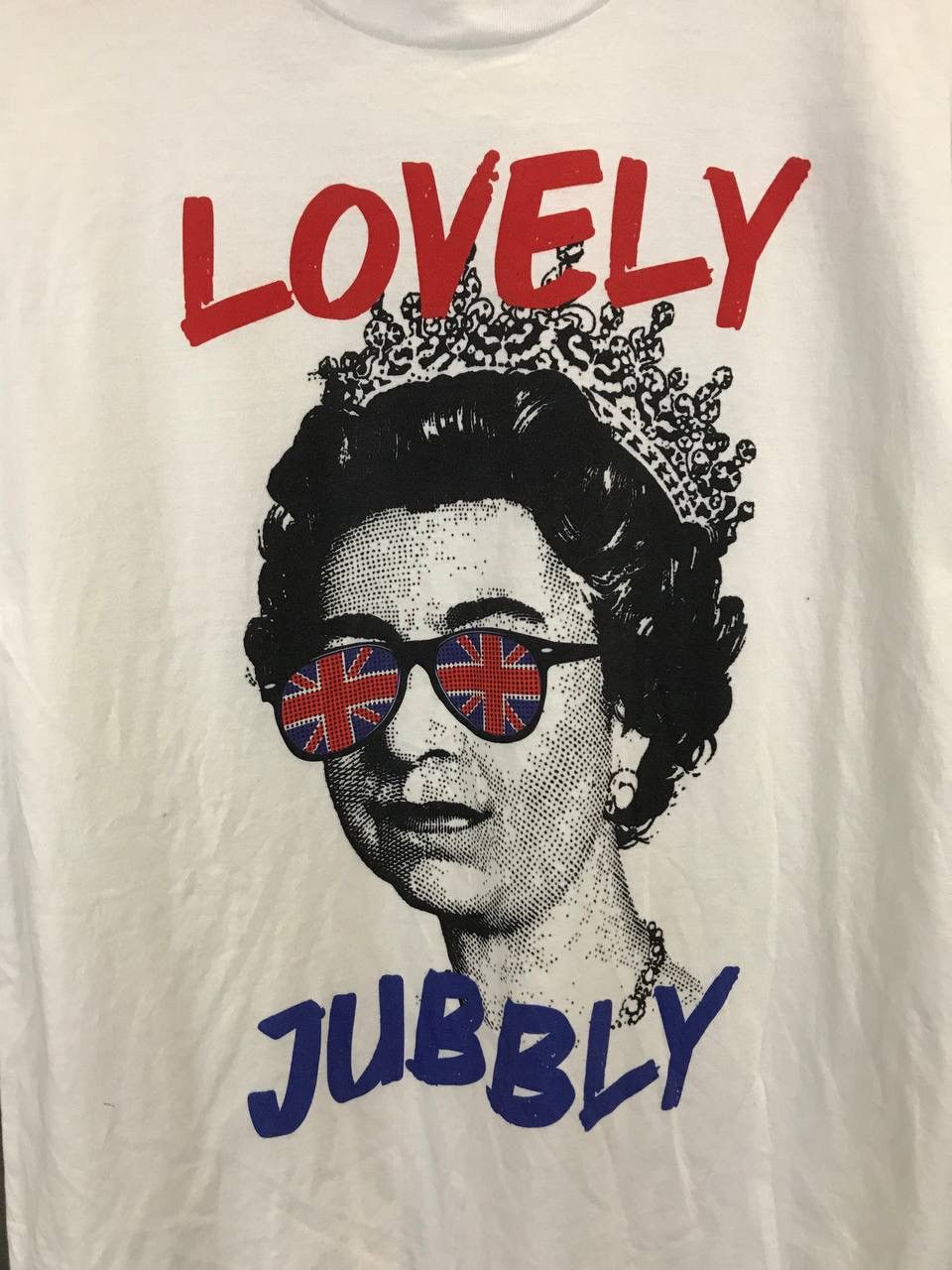 Vintage Queen Elizabeth II humor vintage tee Size US XL / EU 56 / 4 - 3 Thumbnail
