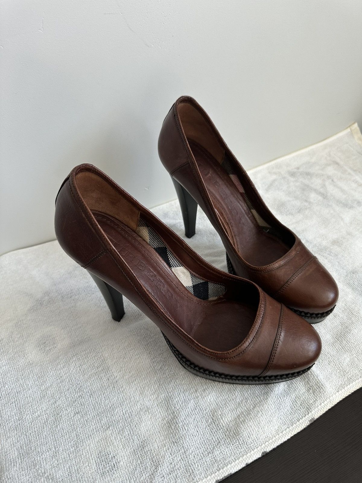 Burberry Burberry Brown Leather Platform Pumps Size US 9 / IT 39 - 1 Thumbnail