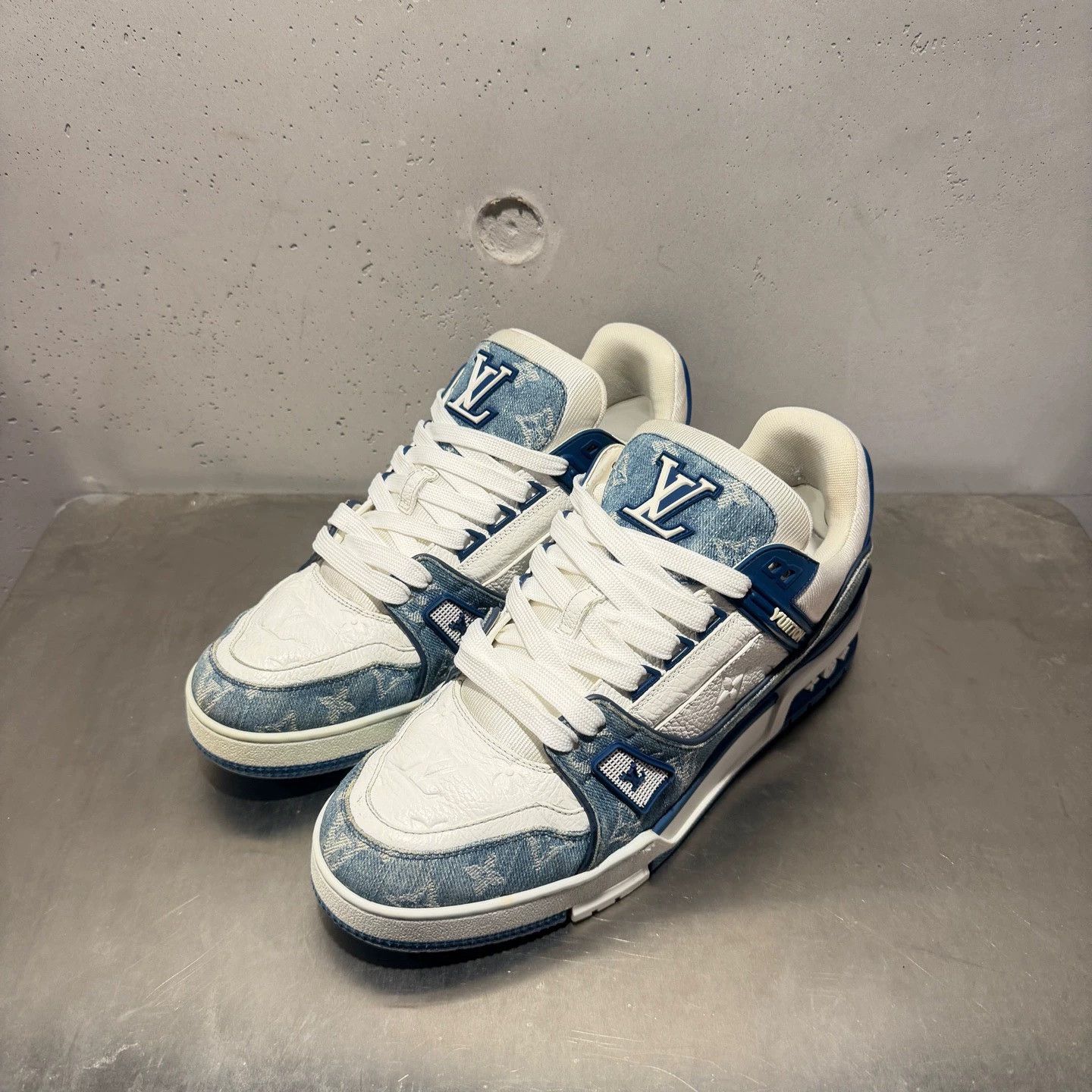Louis Vuitton Louis Vuitton Trainer in white and blue jeans Size US 9.5 / EU 42-43 - 1 Thumbnail