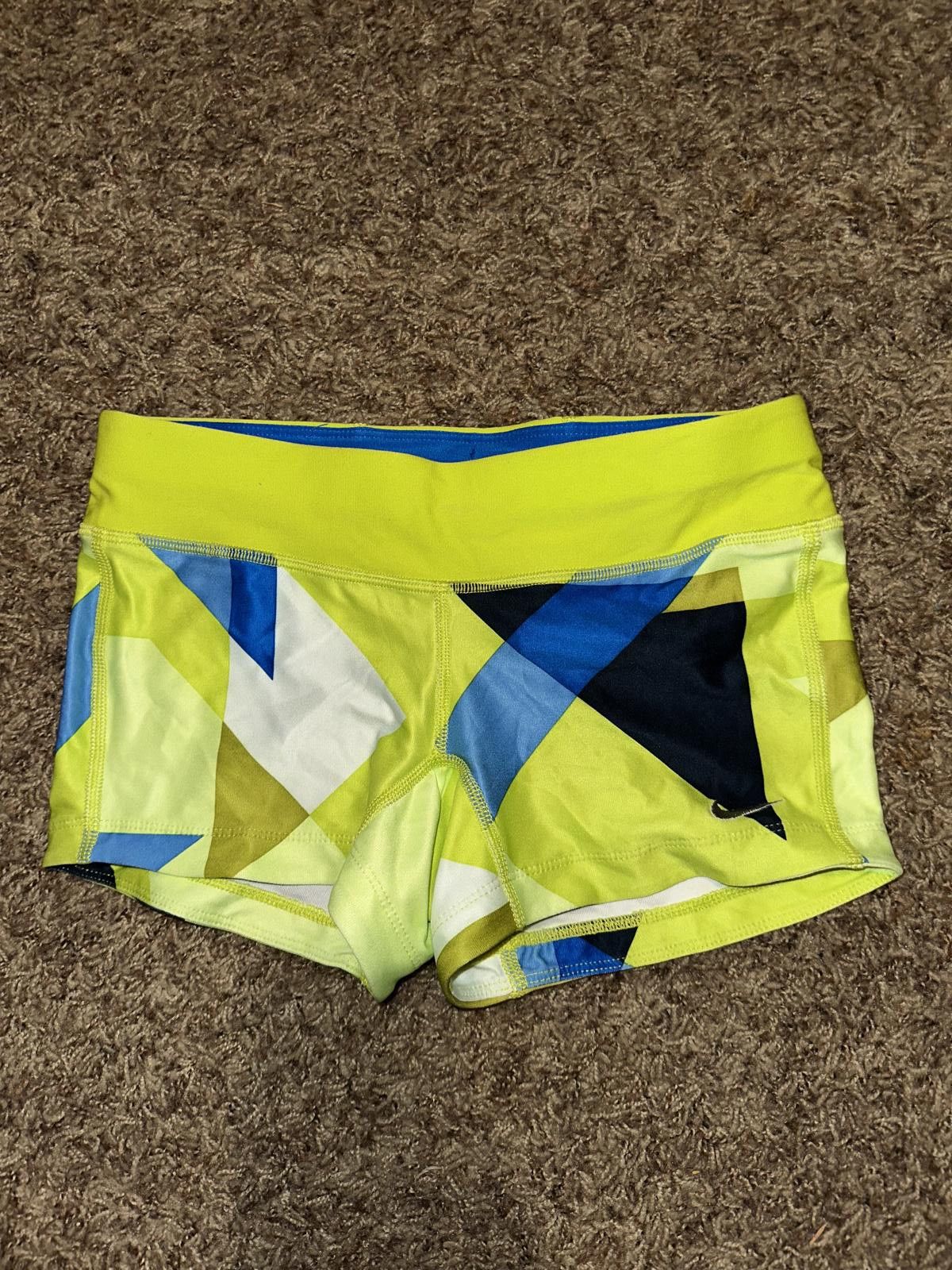 Nike Nike Women’s Geometric Abstract Tempo Printed Short Size 26" / US 2 / IT 38 - 1 Thumbnail